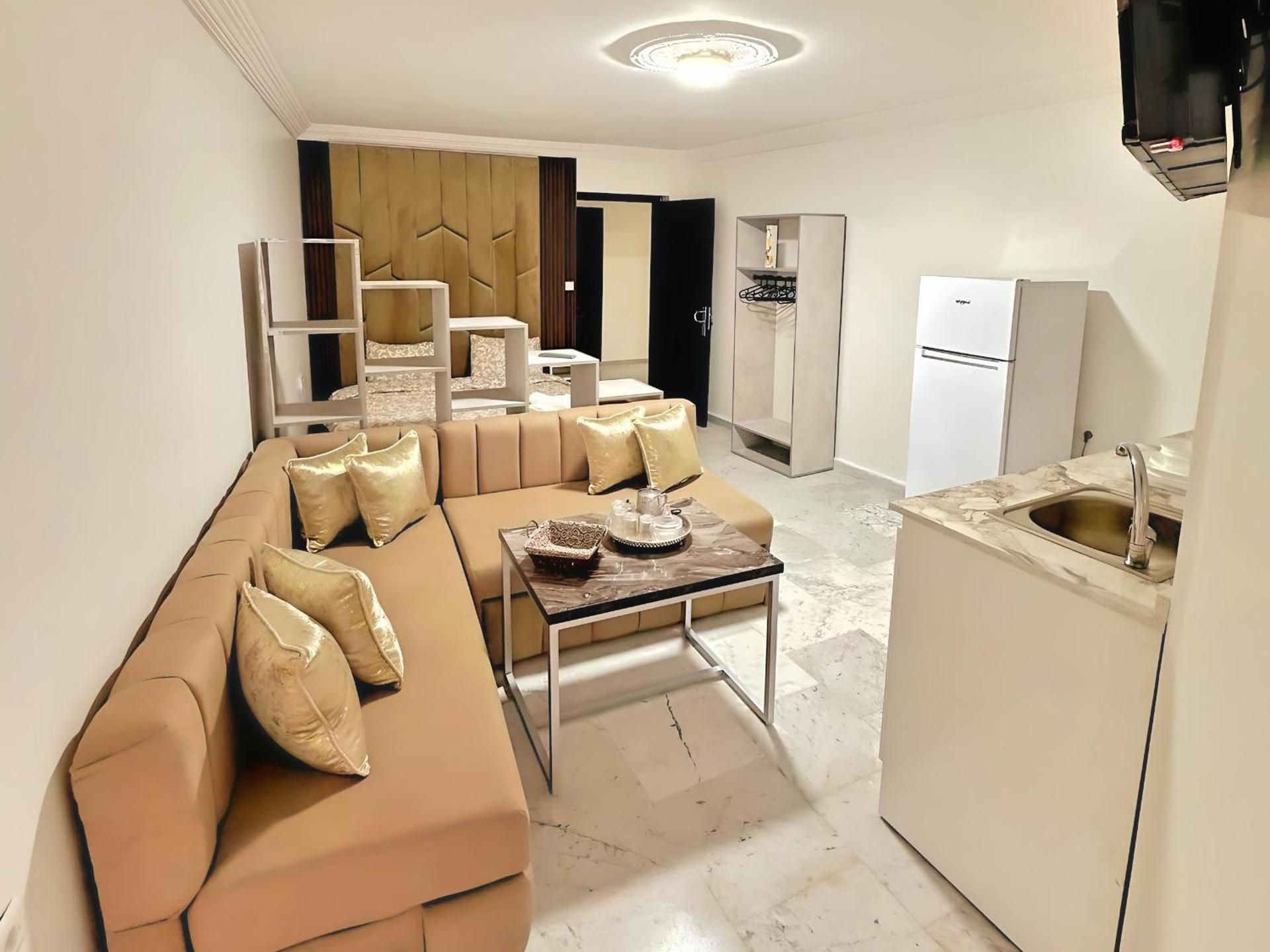 King Studio with Sofa Bed