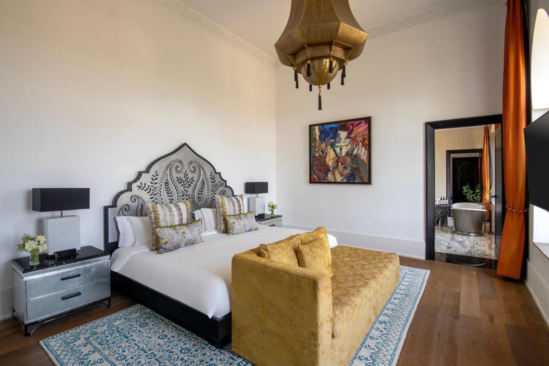 One-Bedroom Signature King Suite