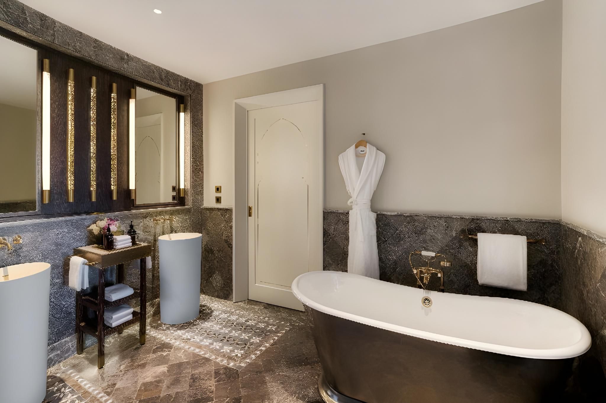 Junior King Suite With Panoramic View
