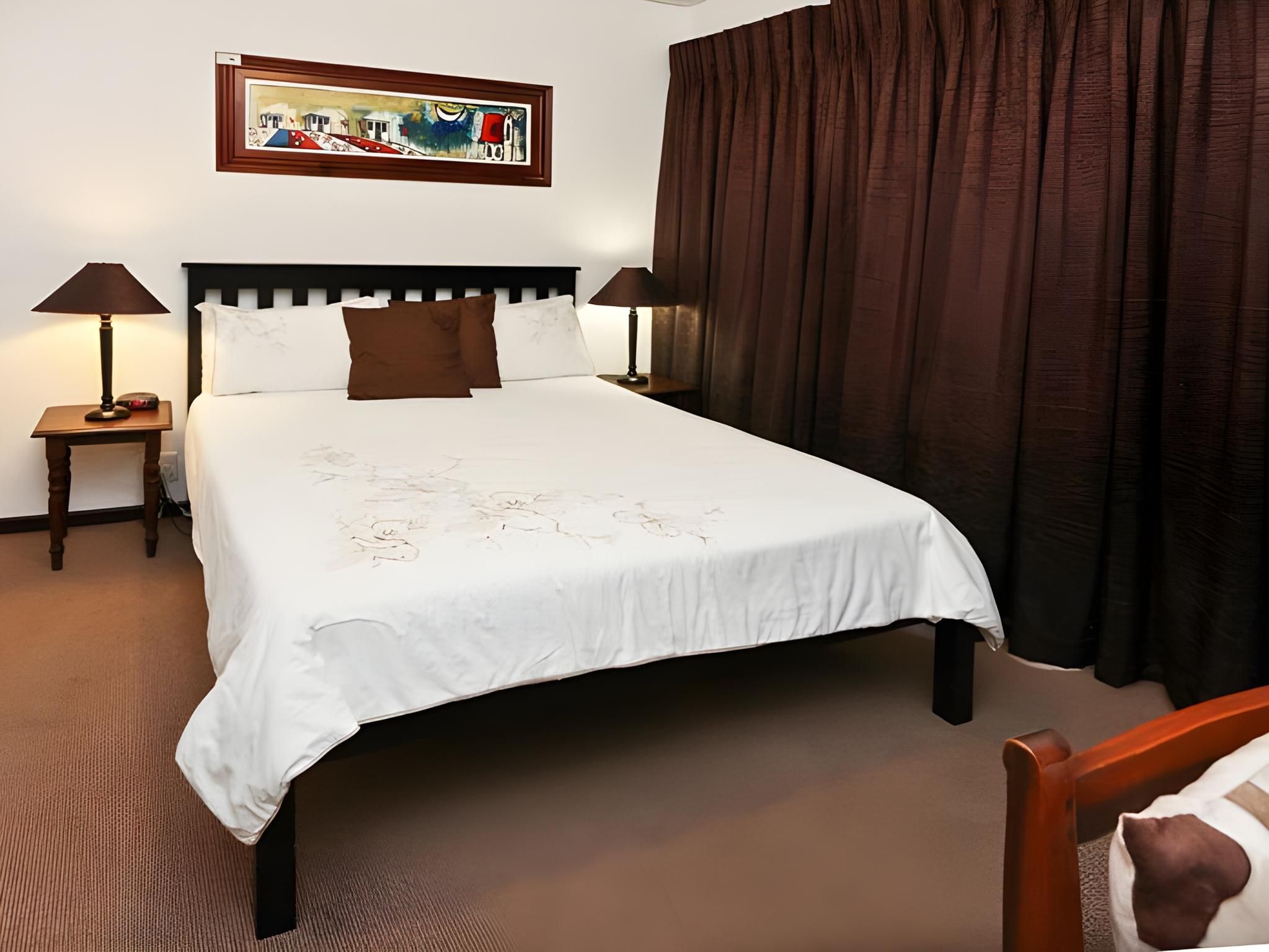 Queen Room 6 En-suite