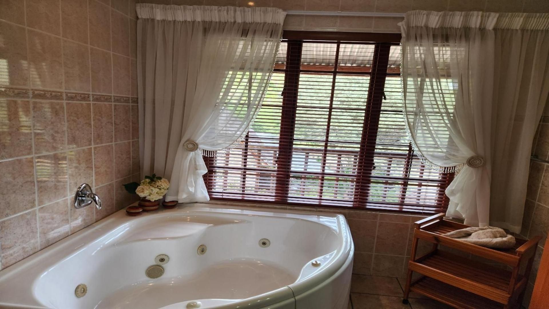 Honeymoon Suite