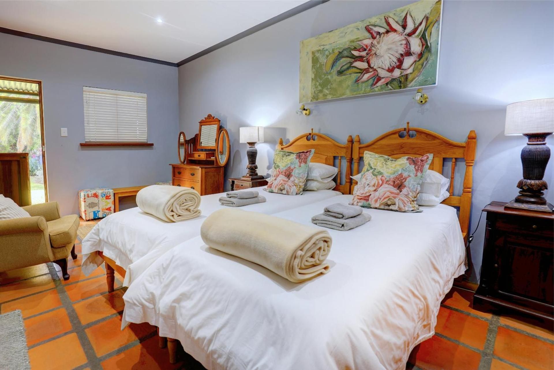 Twin Room with Private Bathroom