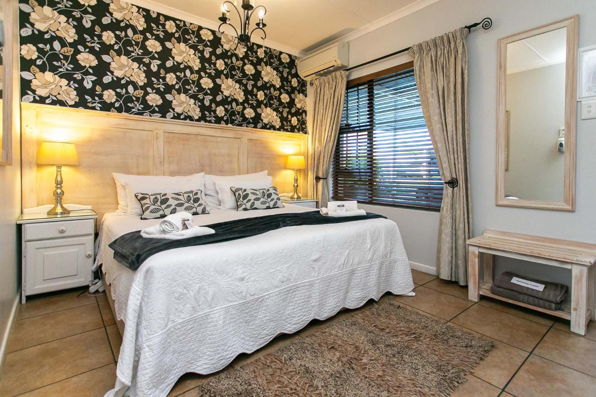 King Studio with Sofa Bed