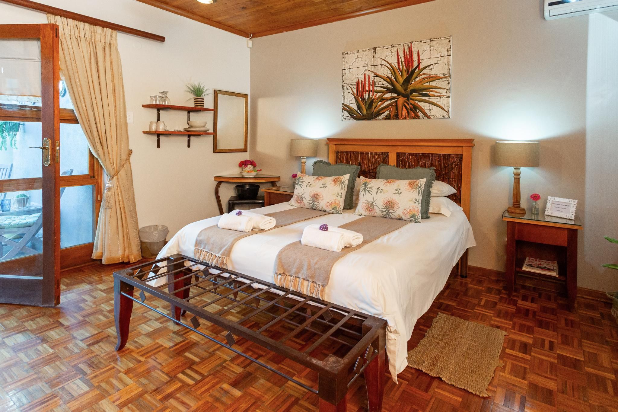 Room 1 Clivia