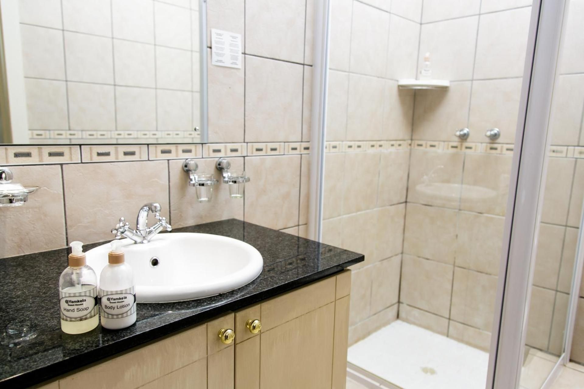 Main House Two Single Beds Room