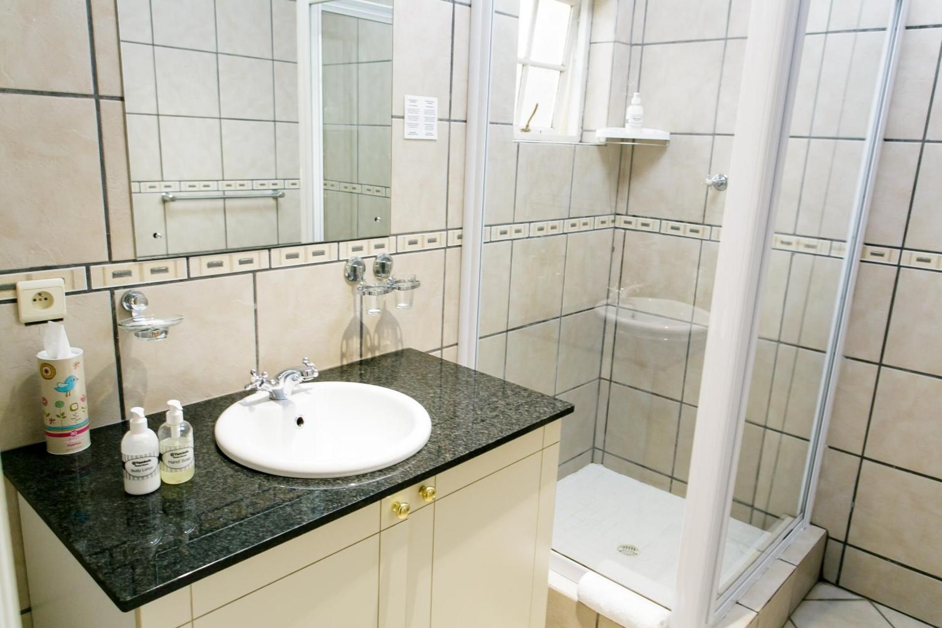 Queen Room - Pool View