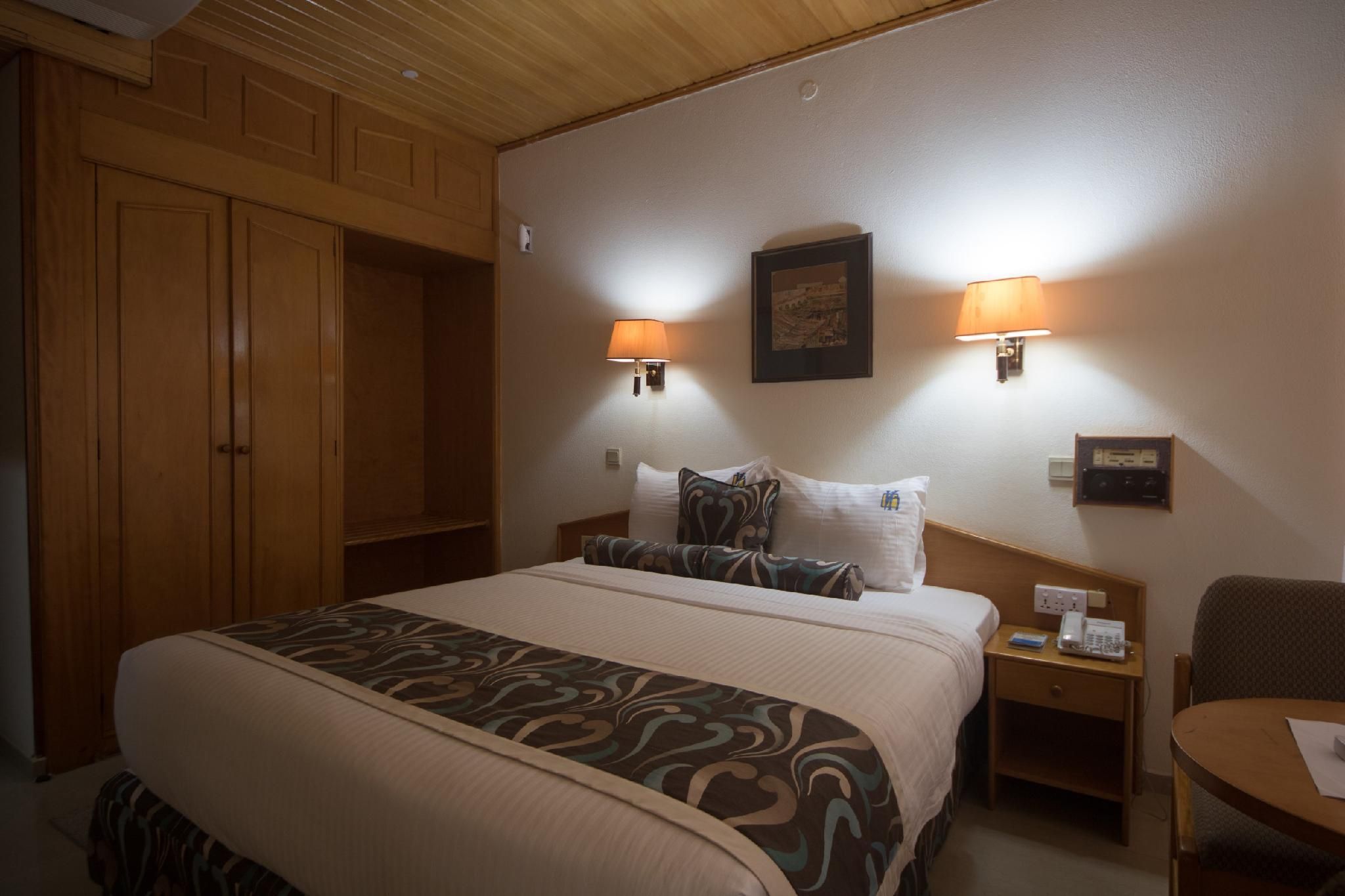 Volta Hotel Akosombo Standard Room 5