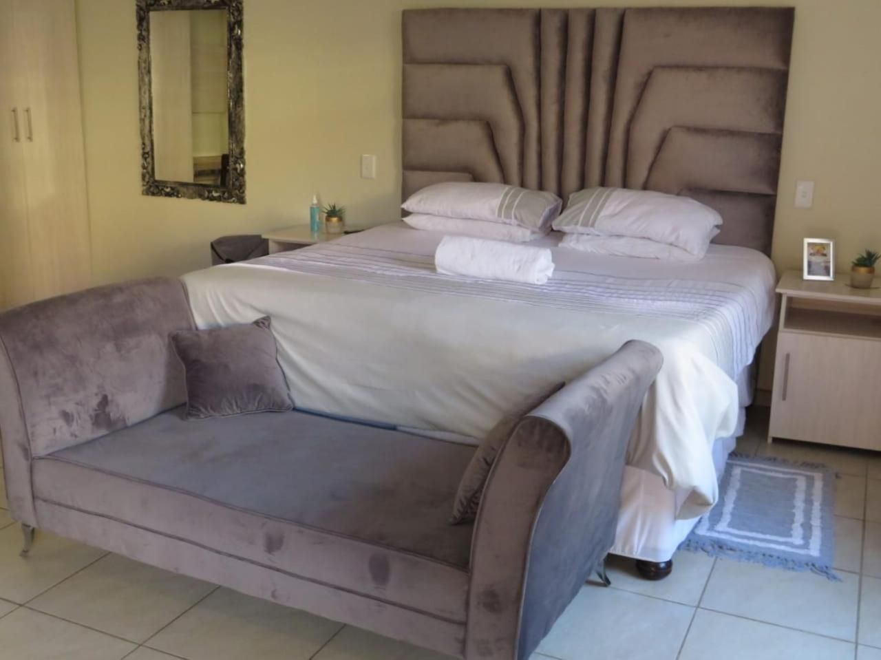 Deluxe King Suite