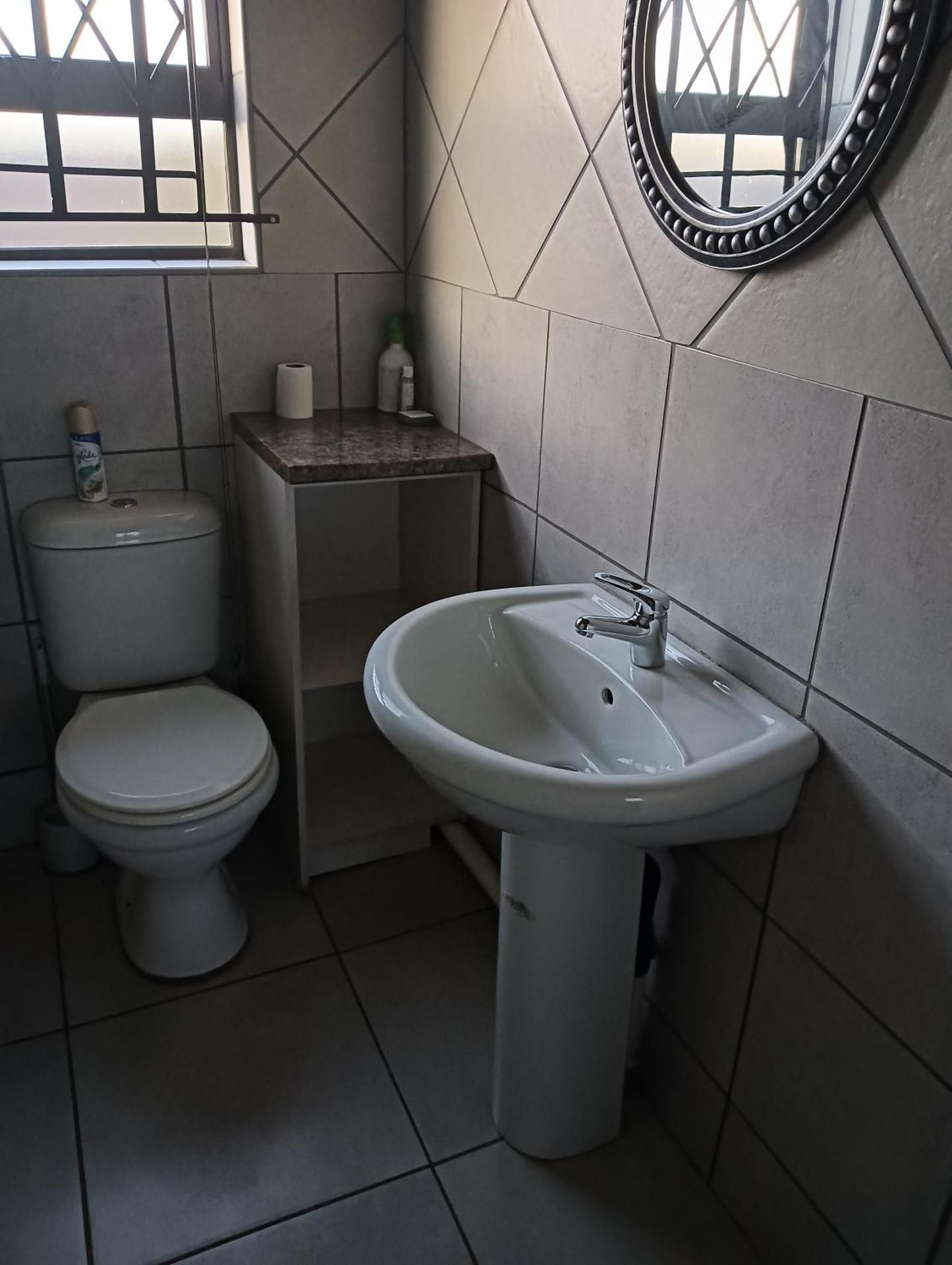 Standard Queen Room
