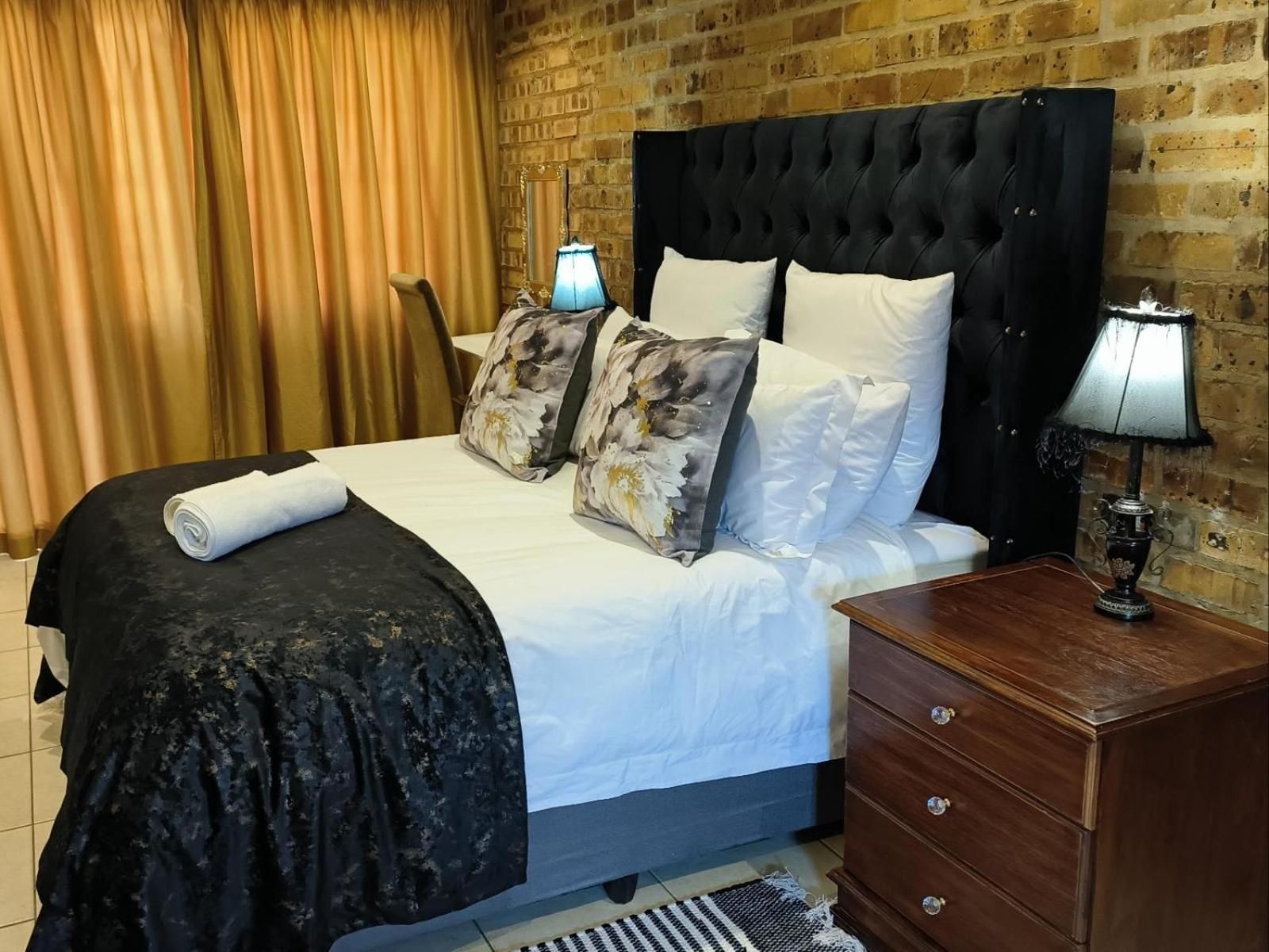 Comfort Queen Room