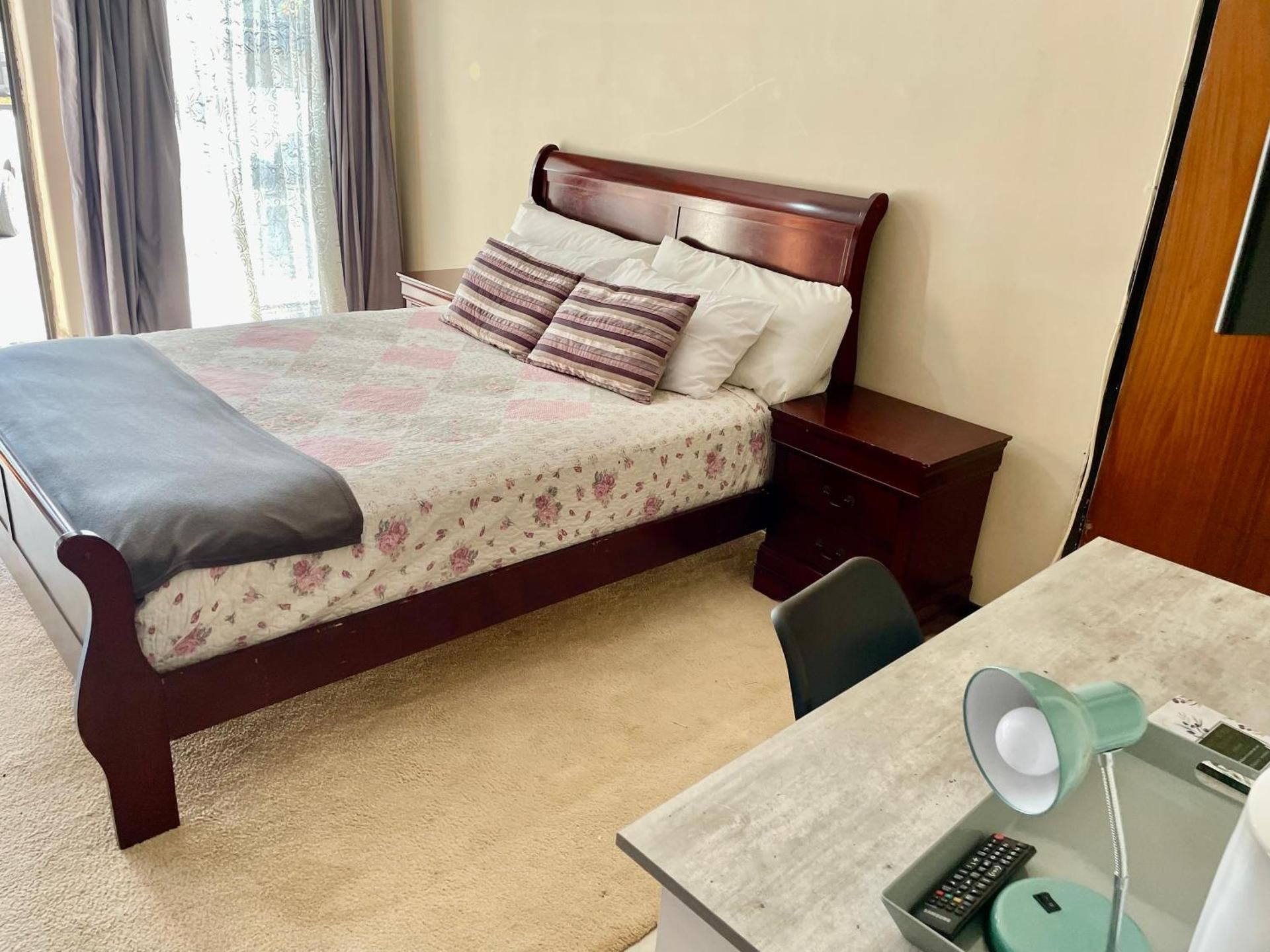 Deluxe Queen Suite