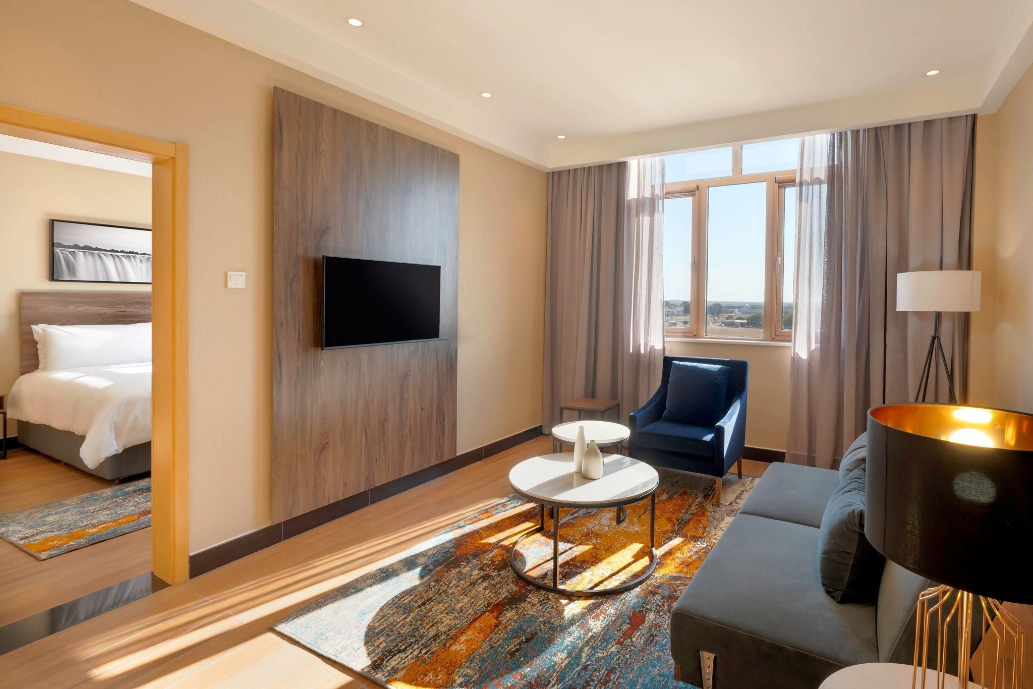 Protea Hotel Lusaka International Airport 1 Bedroom Suite, 1 King, Garden view 3