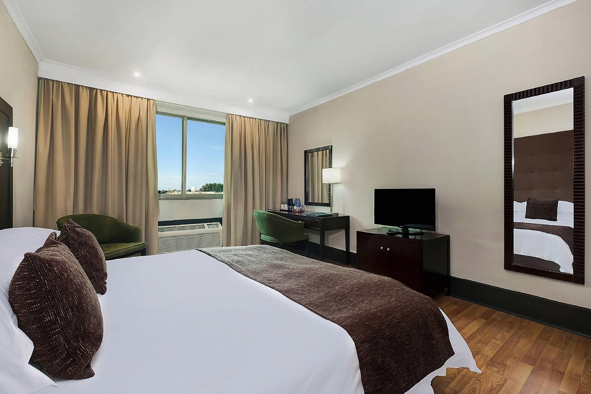 Guest Room, 1 King