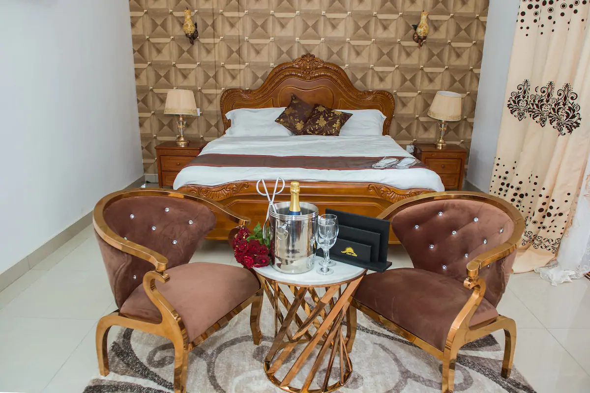 The Crest Lodge Standard Room 2