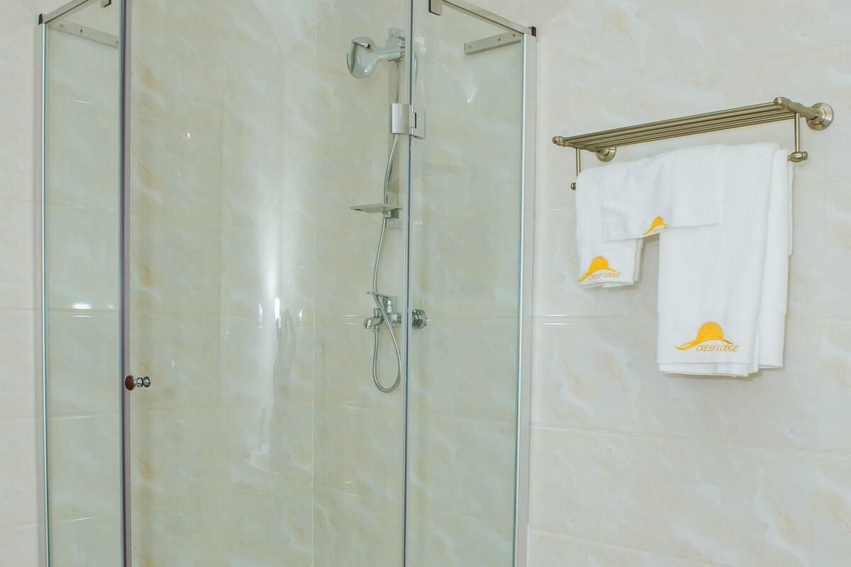 The Crest Lodge Standard Twin Room 3