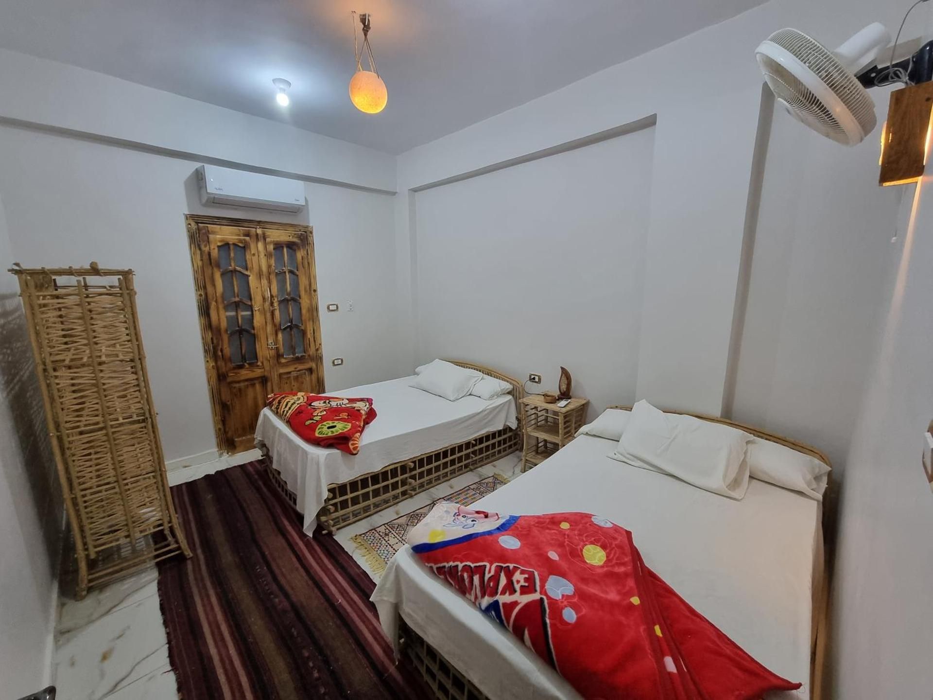 Apartment with Mountain View