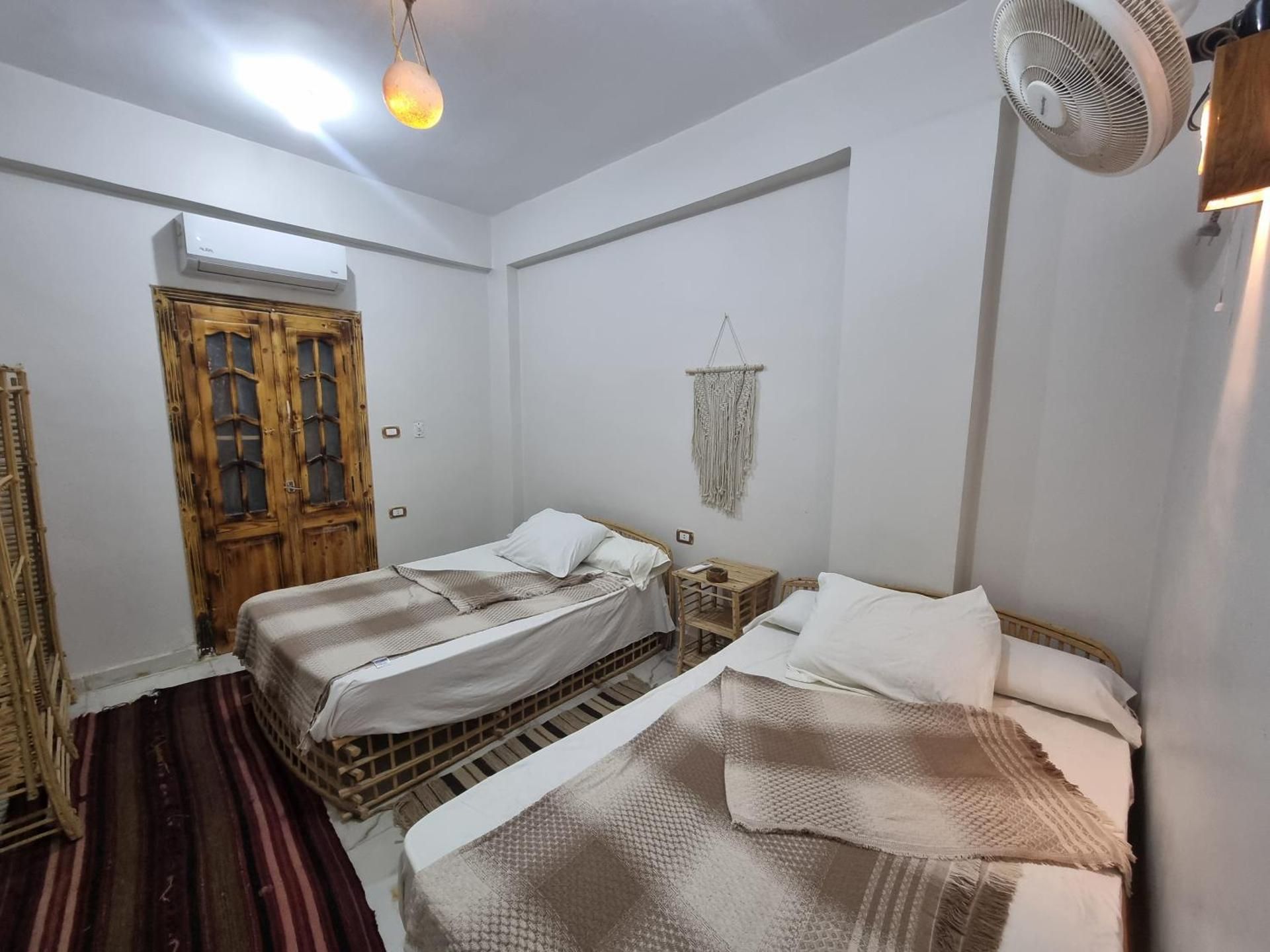 Apartment with Mountain View