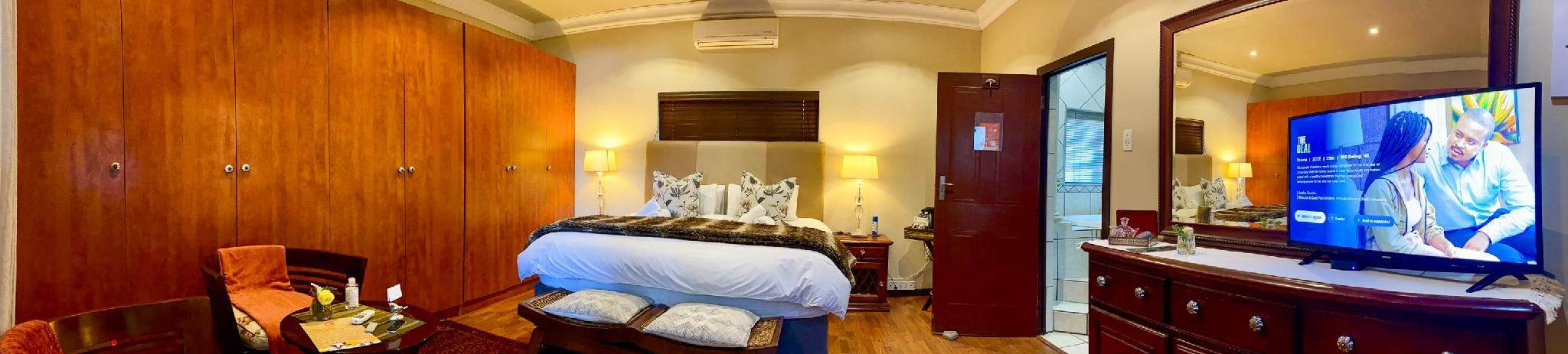 Luxury King Room - Non-Smoking