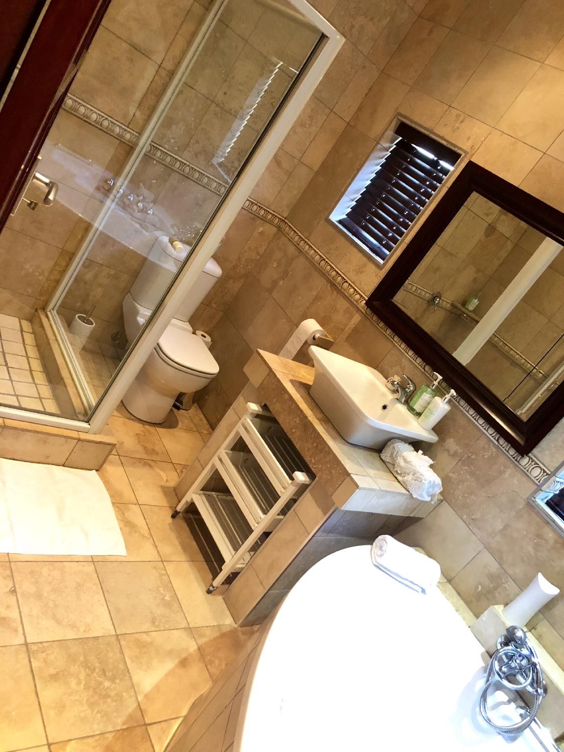 Luxury King Suite