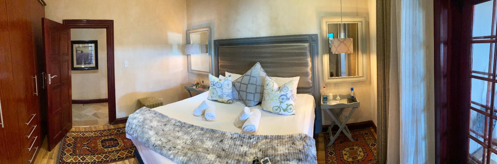 Luxury King Suite