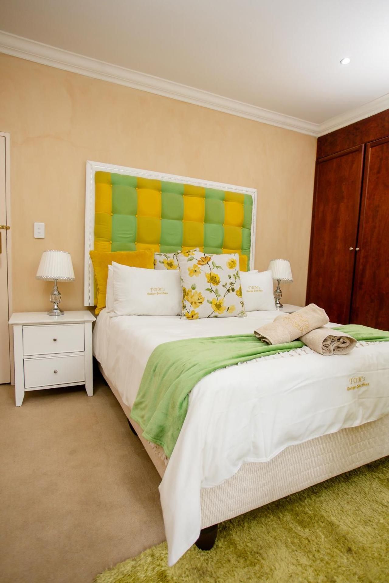 Deluxe Queen Room
