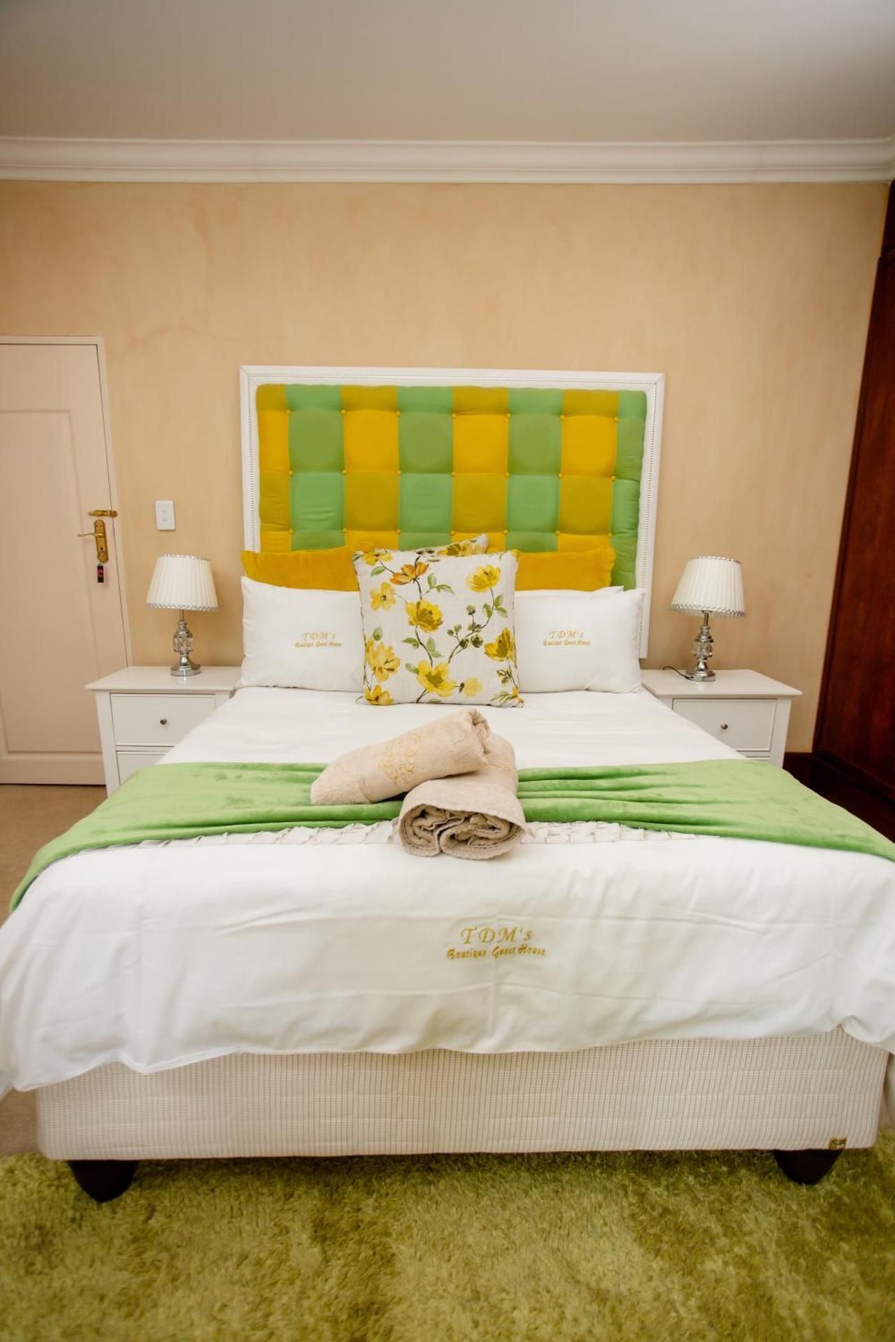 Deluxe Queen Room
