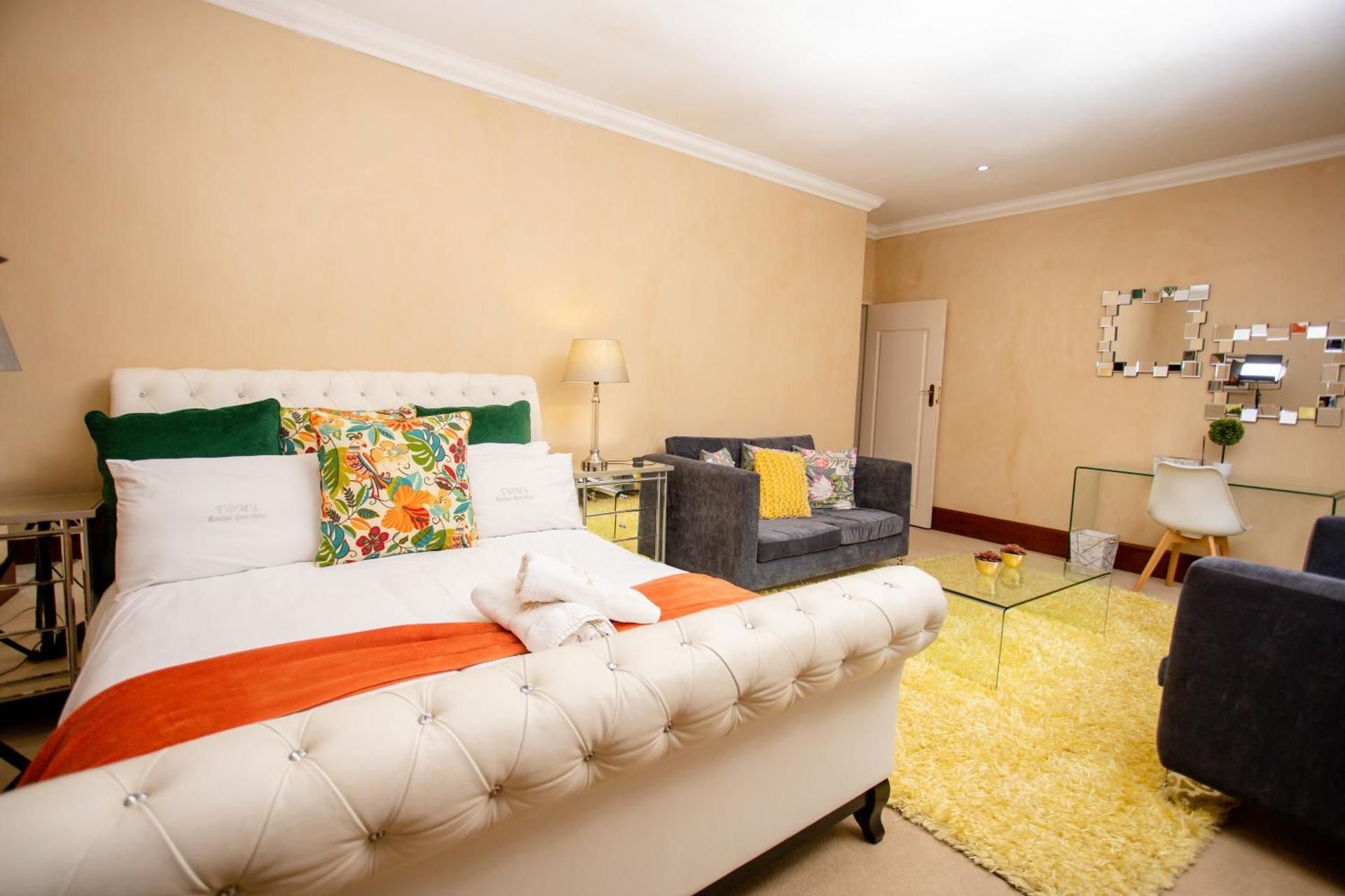 Luxury Queen Room