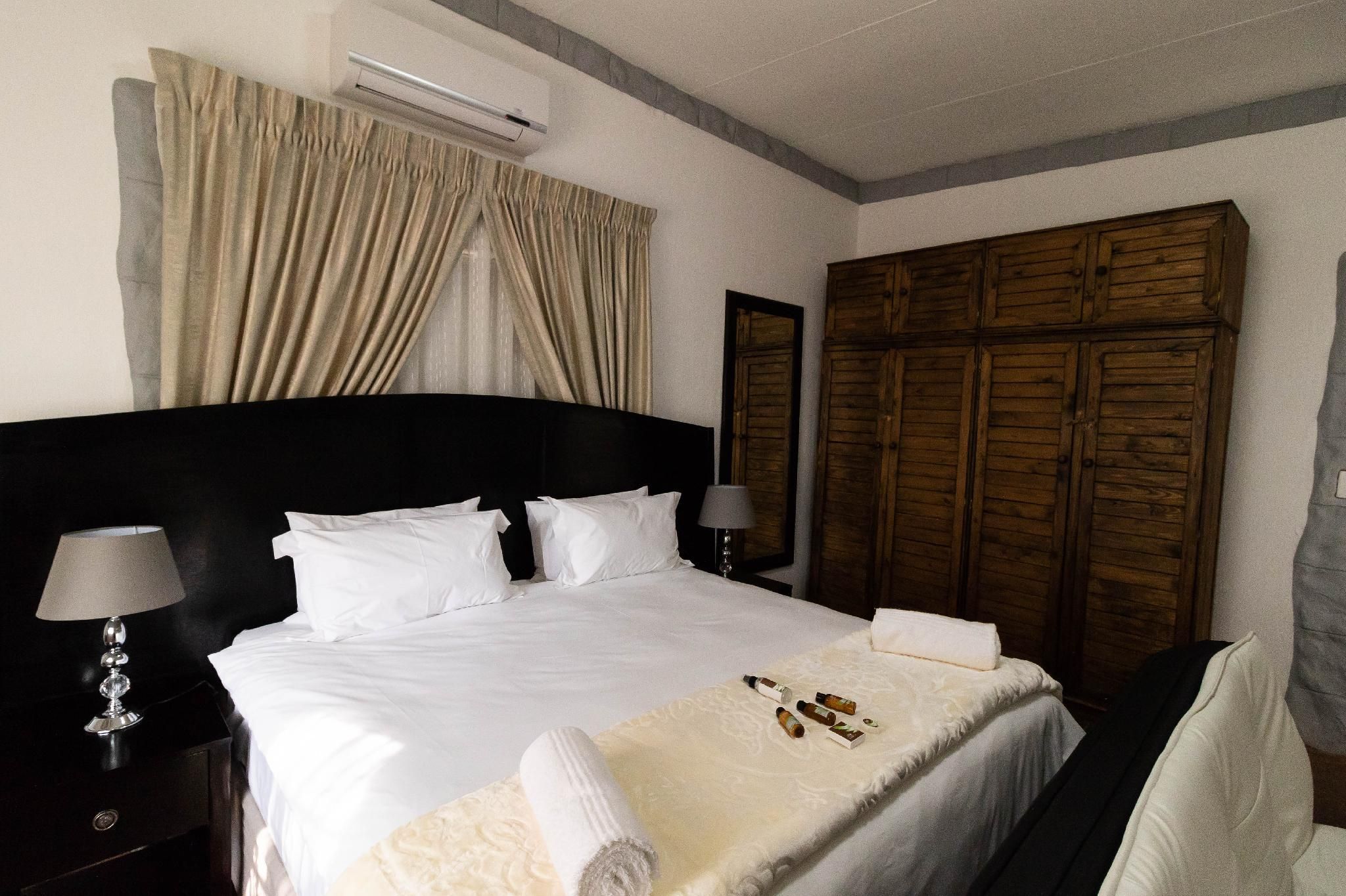 Deluxe Family Suite