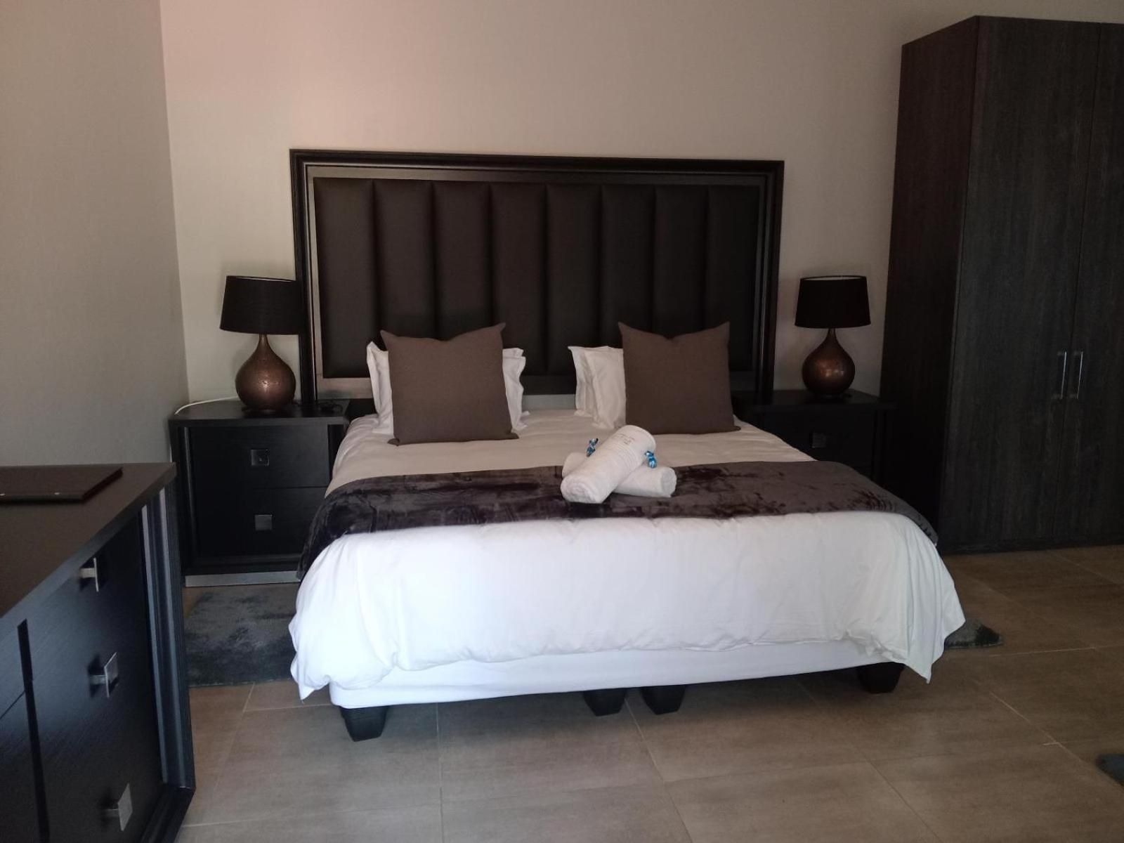 Honeymoon Suite