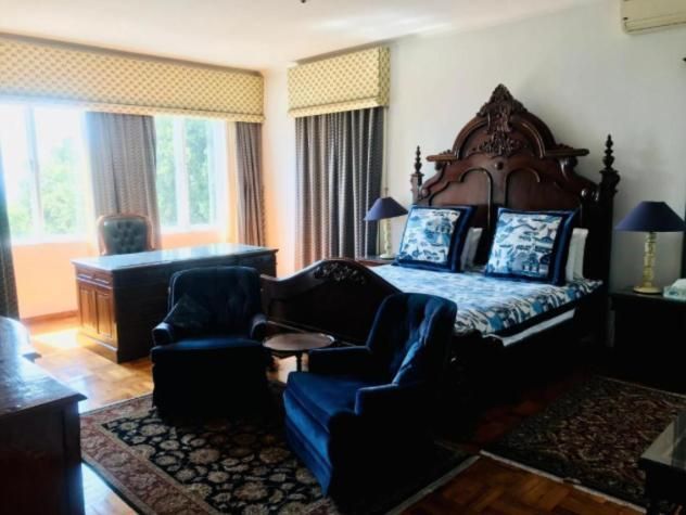 Deluxe King Suite