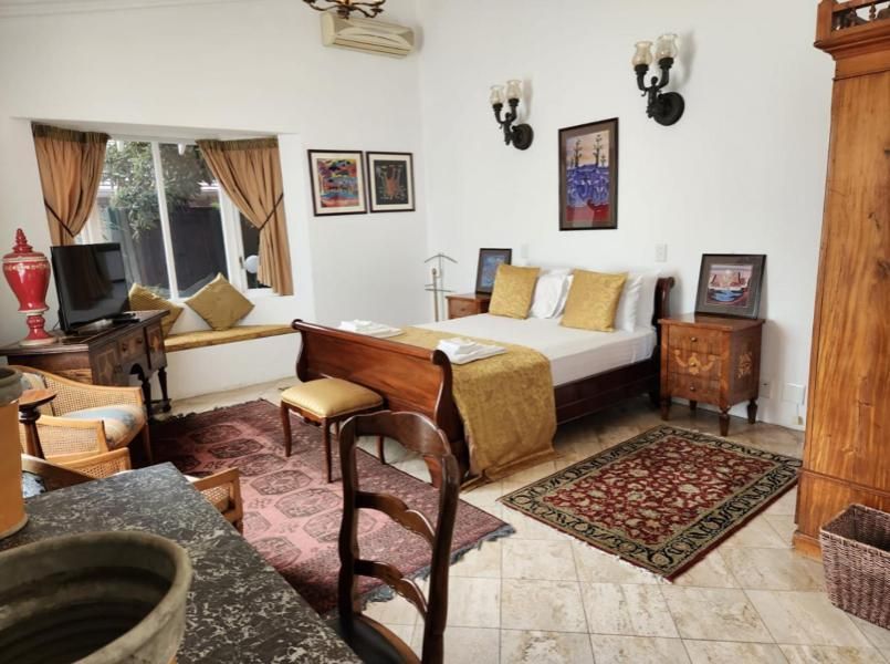 Deluxe Queen Suite