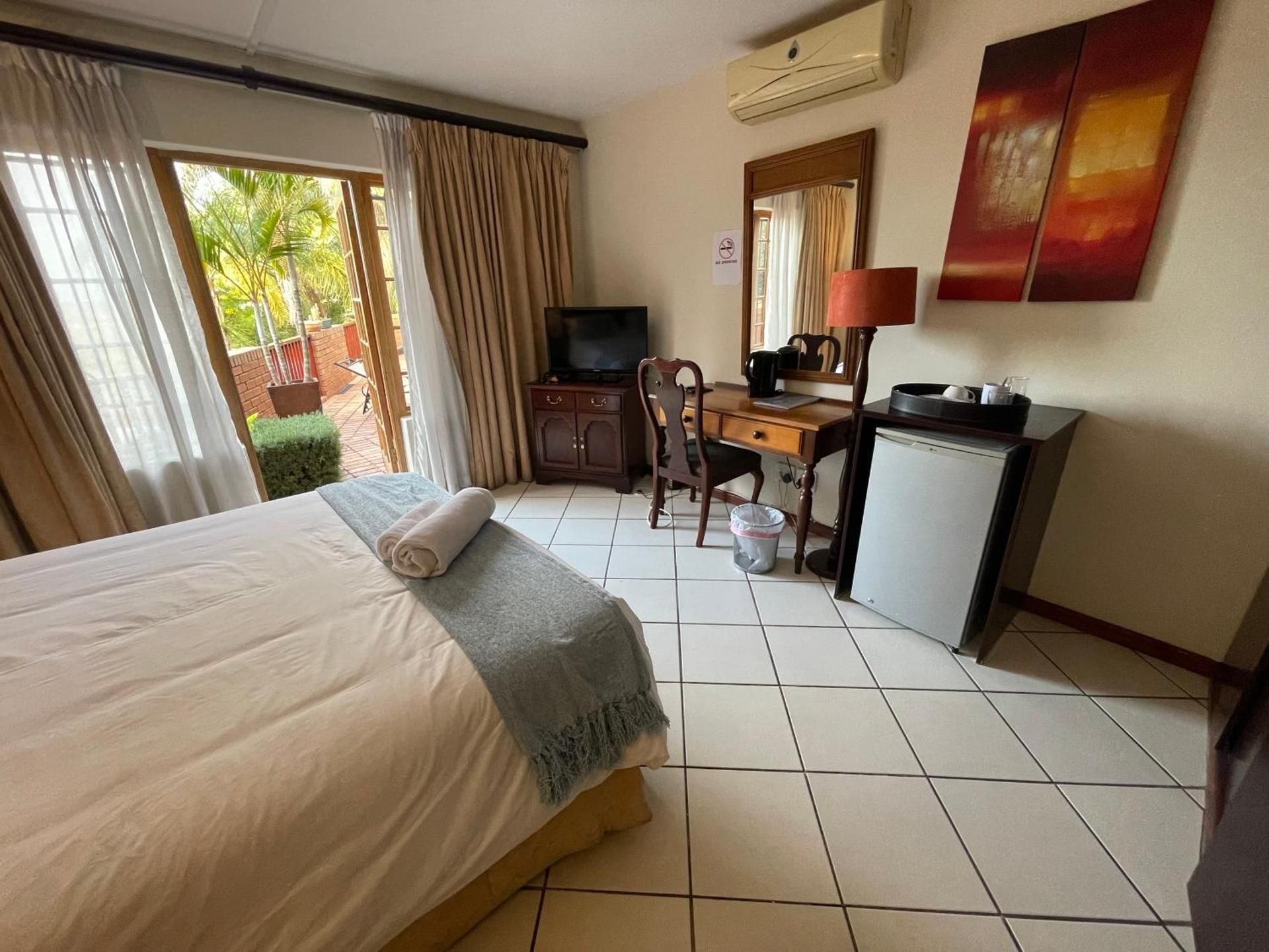 Double Room with Pool View