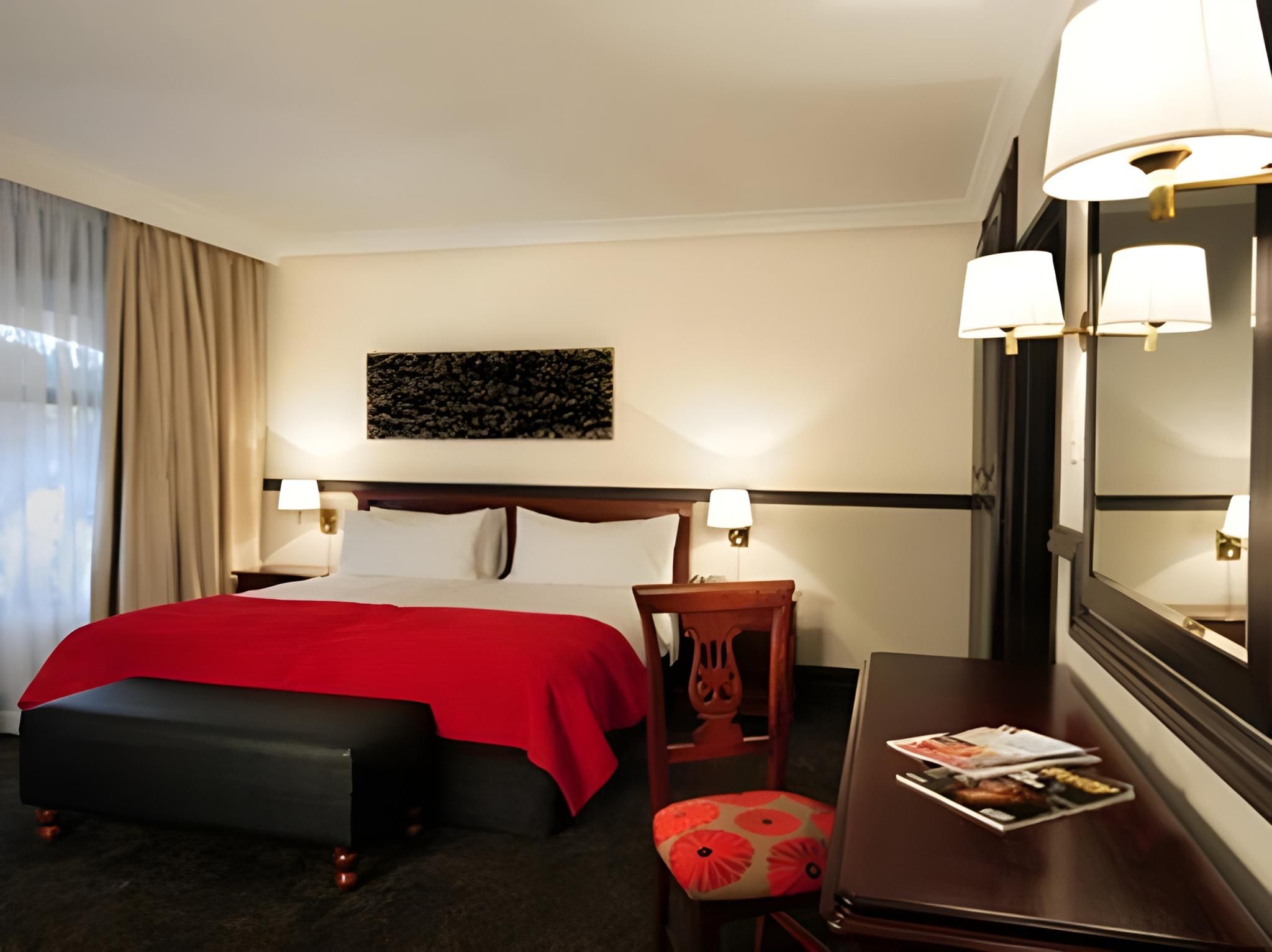 Studio Queen Suite