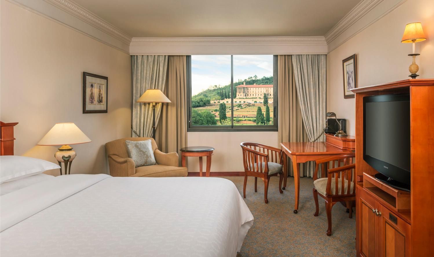 Classic King Room City View