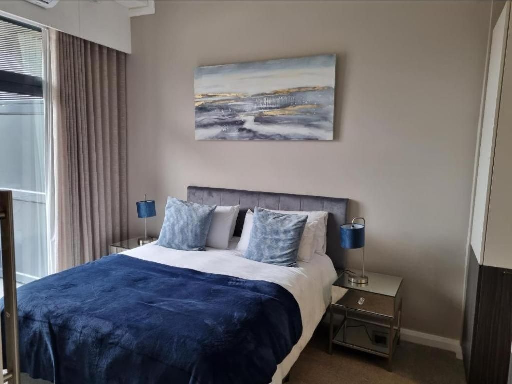 One-Bedroom Deluxe Apartment