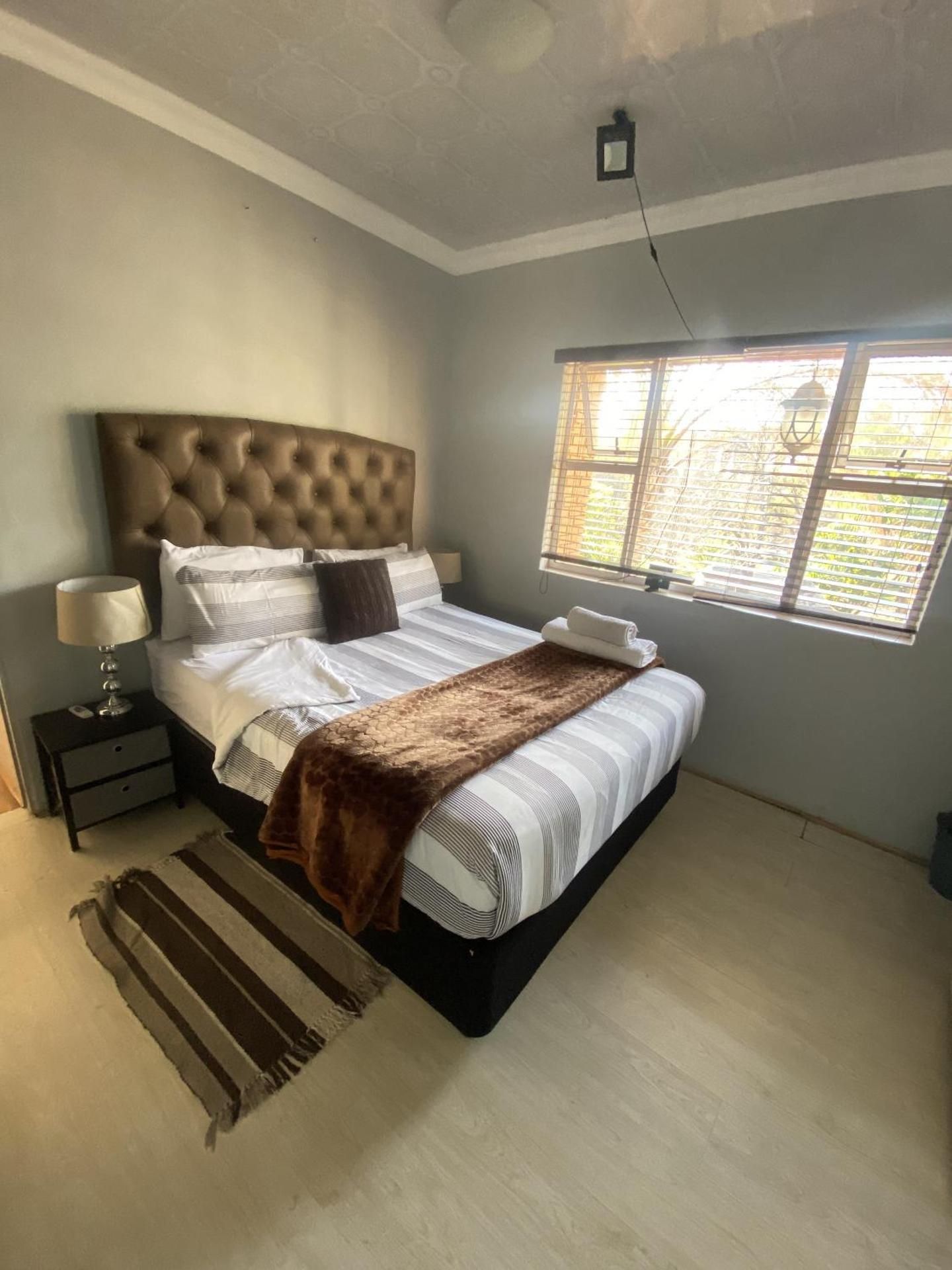 Queen Room with Spa Bath