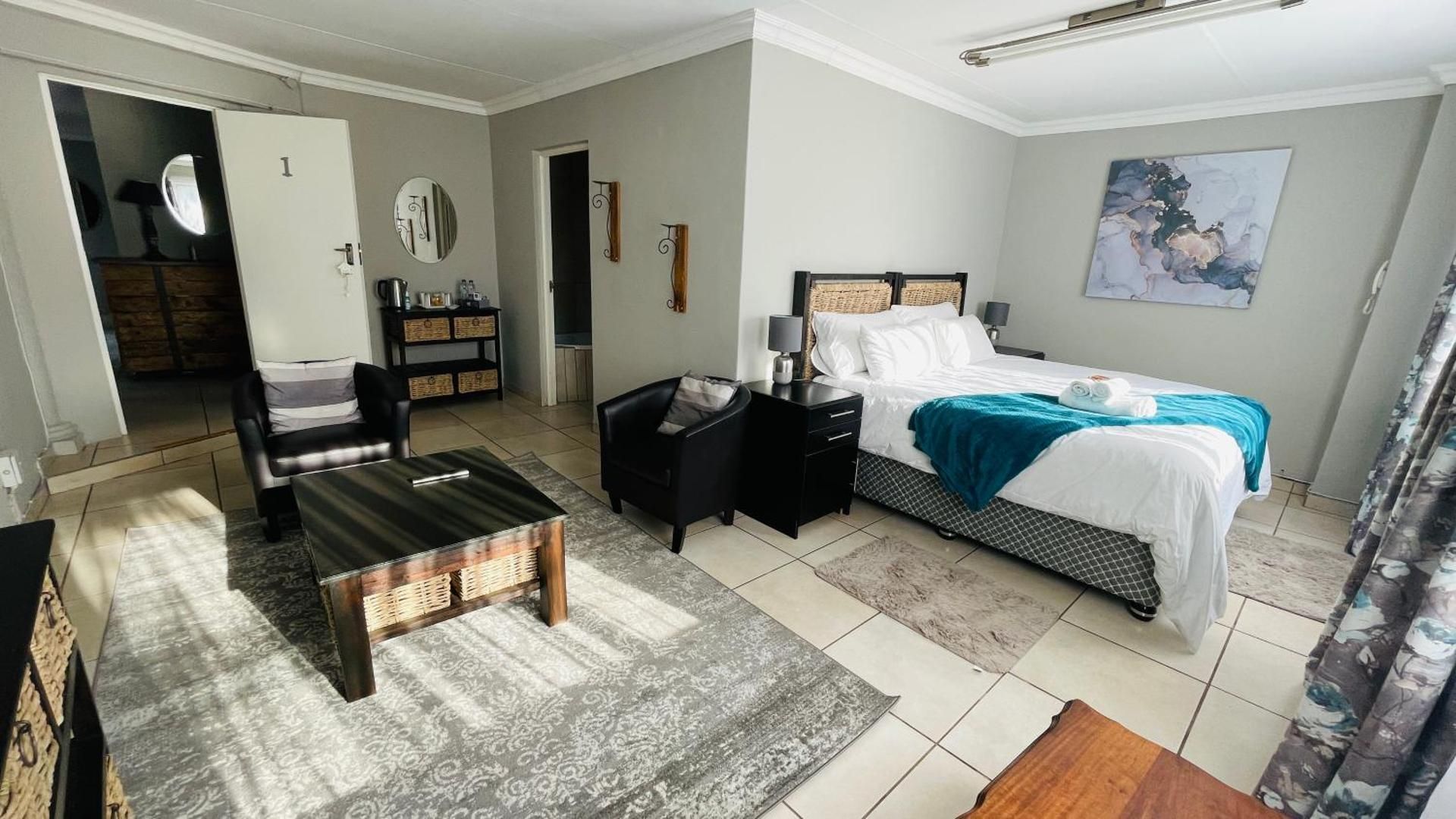 Double or Twin Room with Private Bathroom