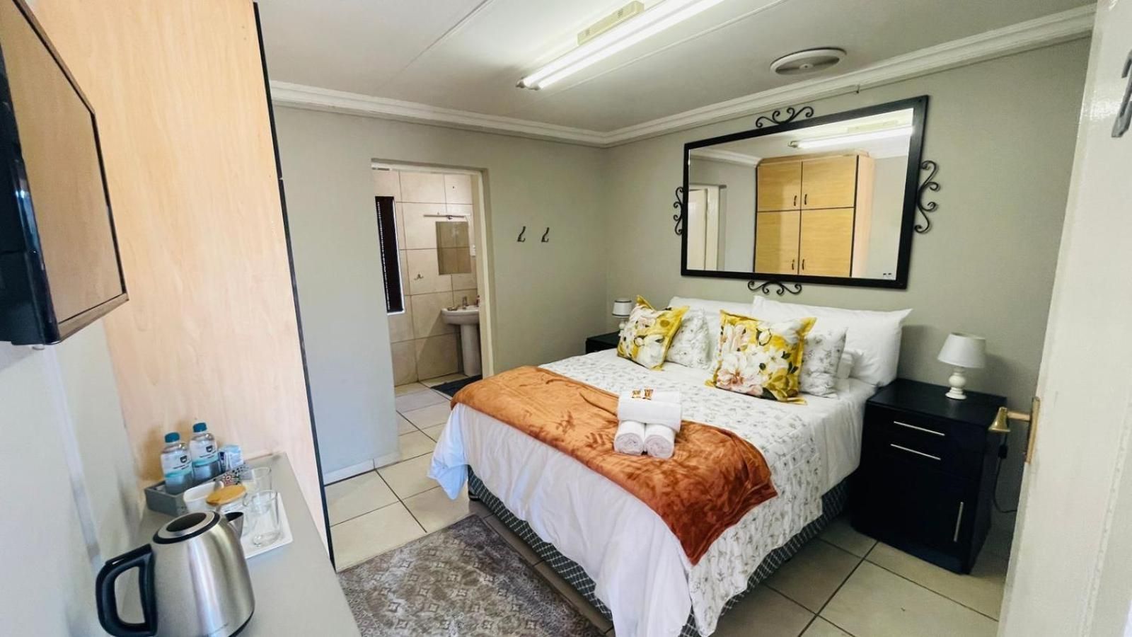 Deluxe Queen Room