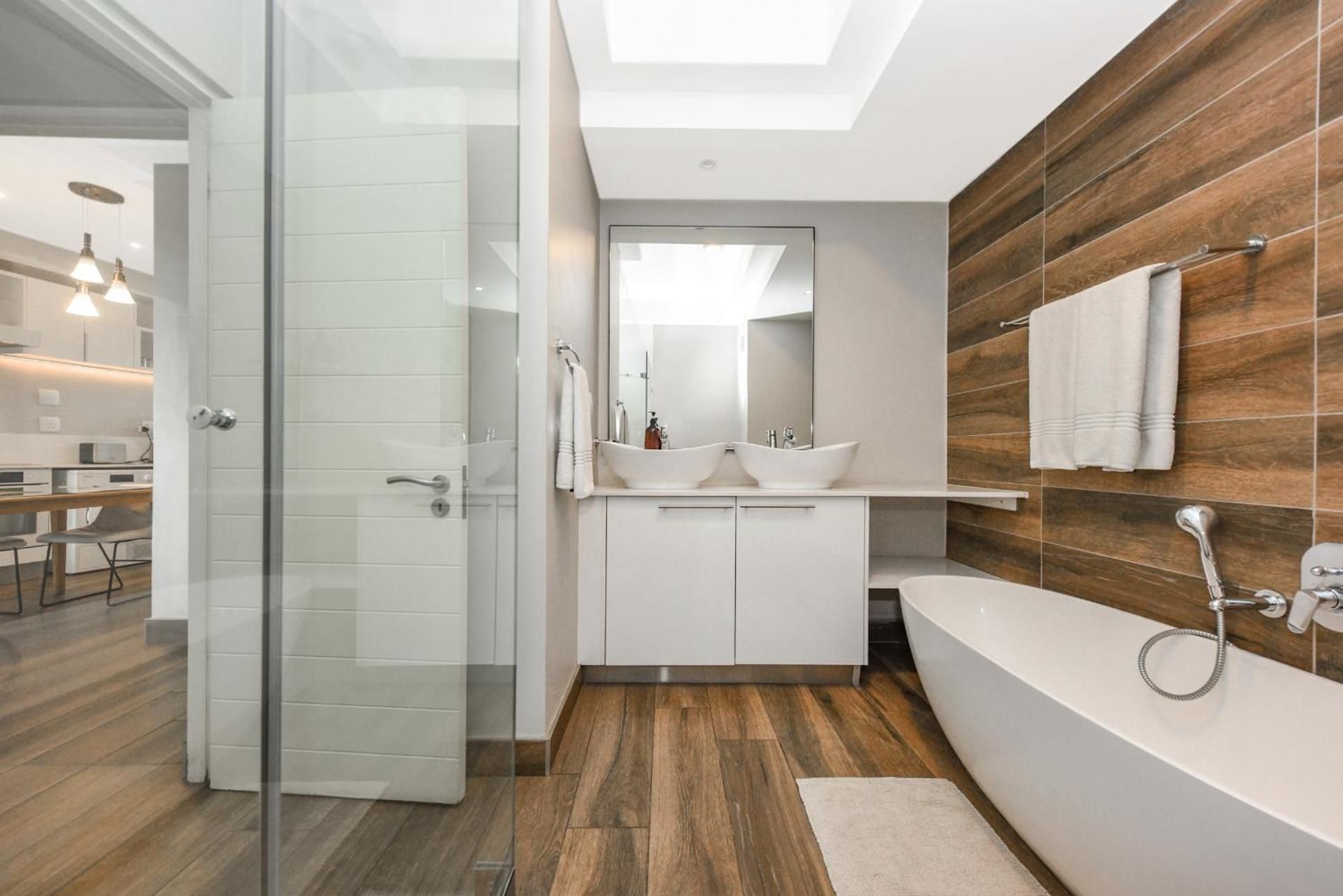 Deluxe Two-Bedroom Apartment with Garden View