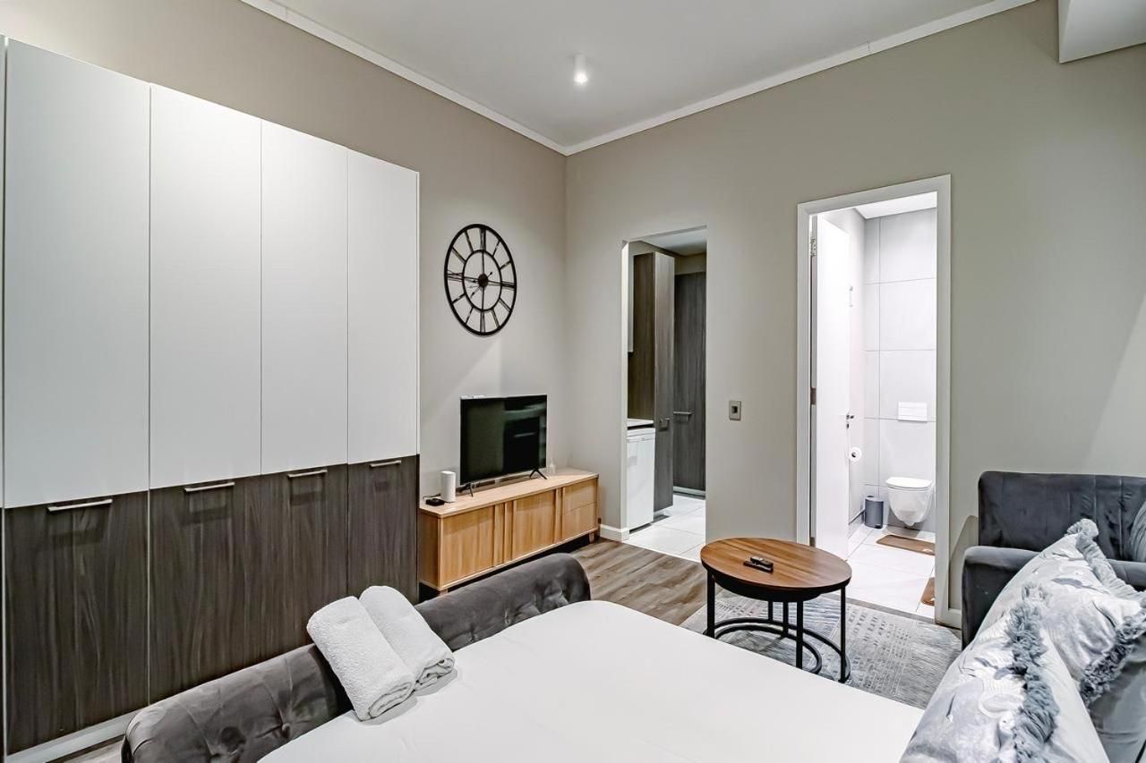 Studio Apartment with Balcony