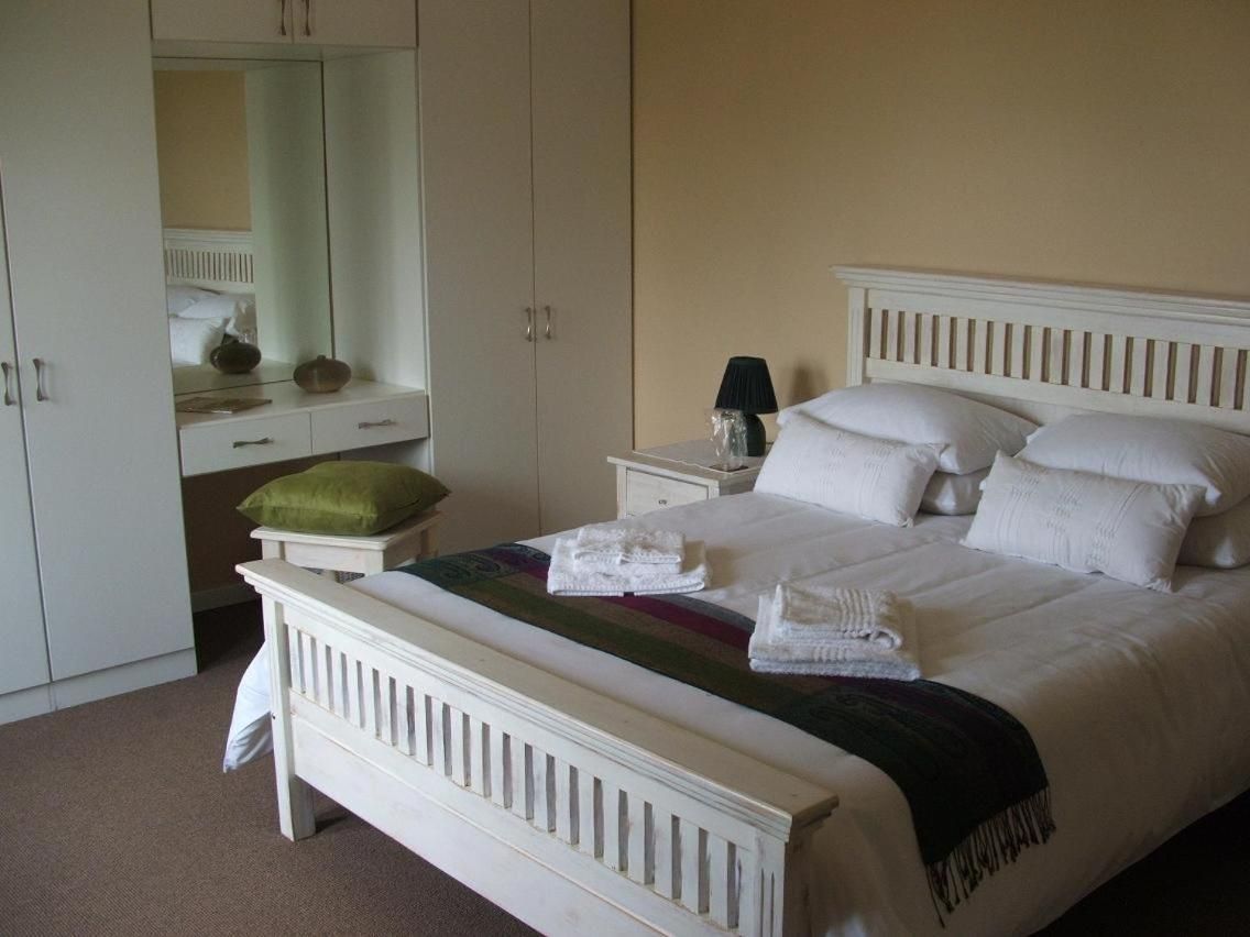 Queen Room with Garden View