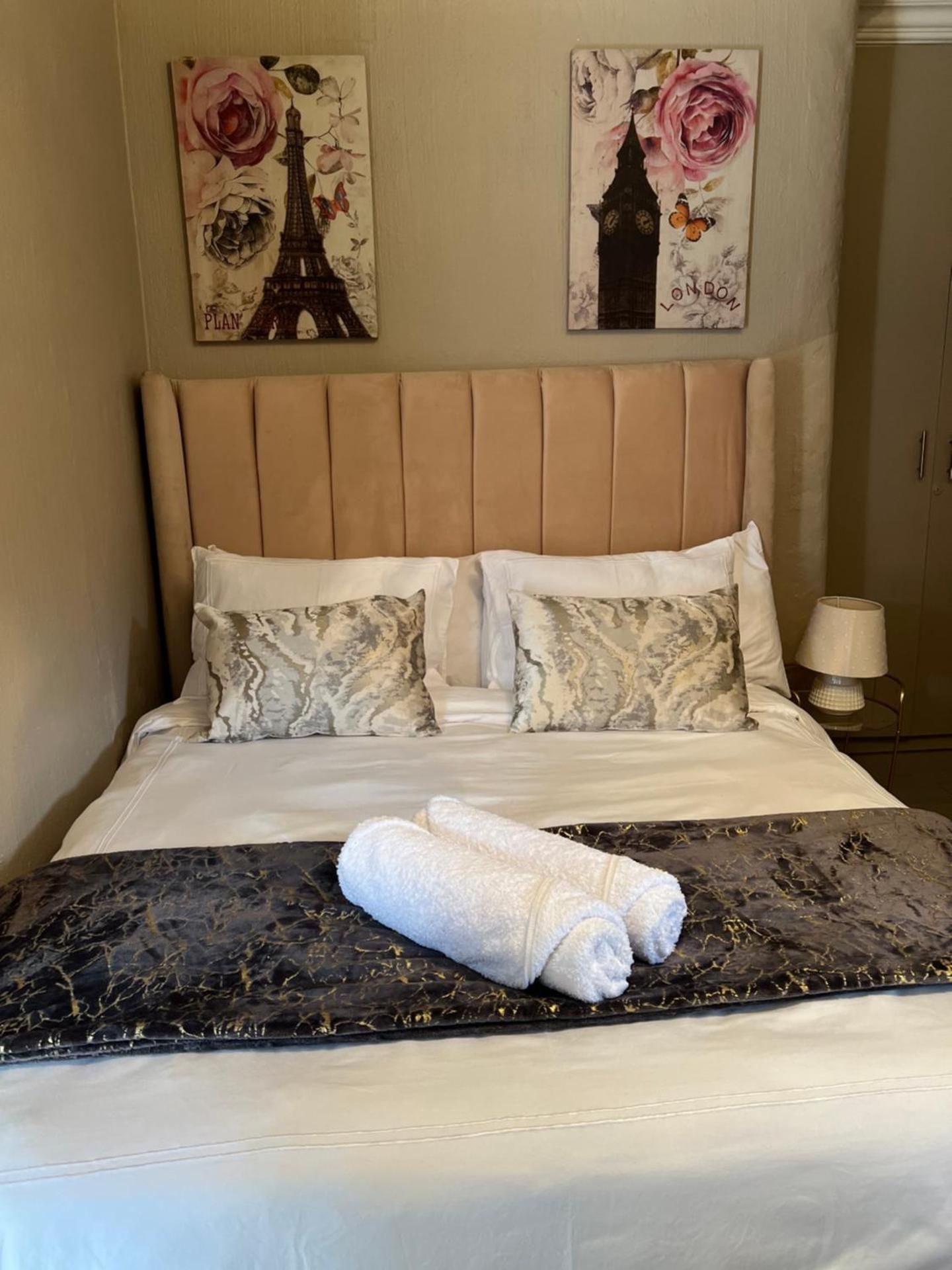 Deluxe King Suite