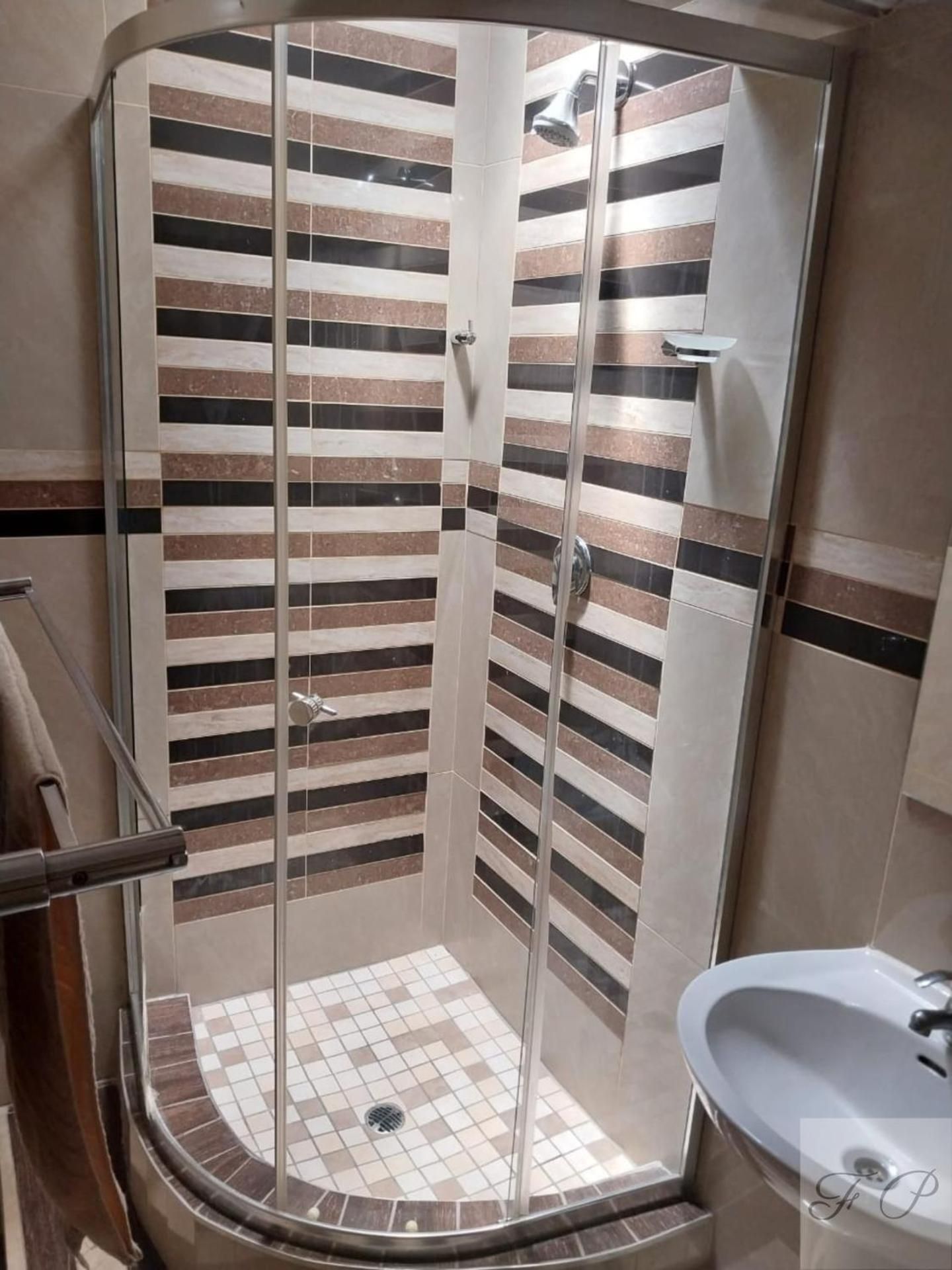 Deluxe Double Room with Shower