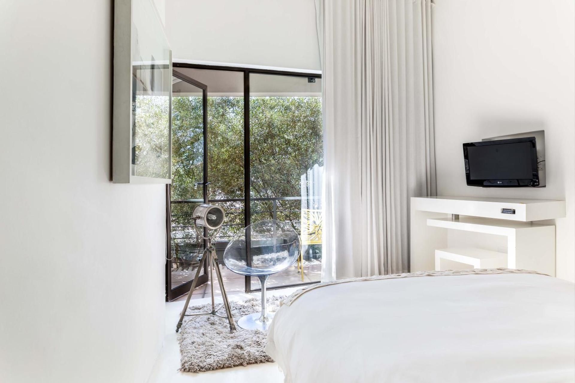 Luxury Queen Room