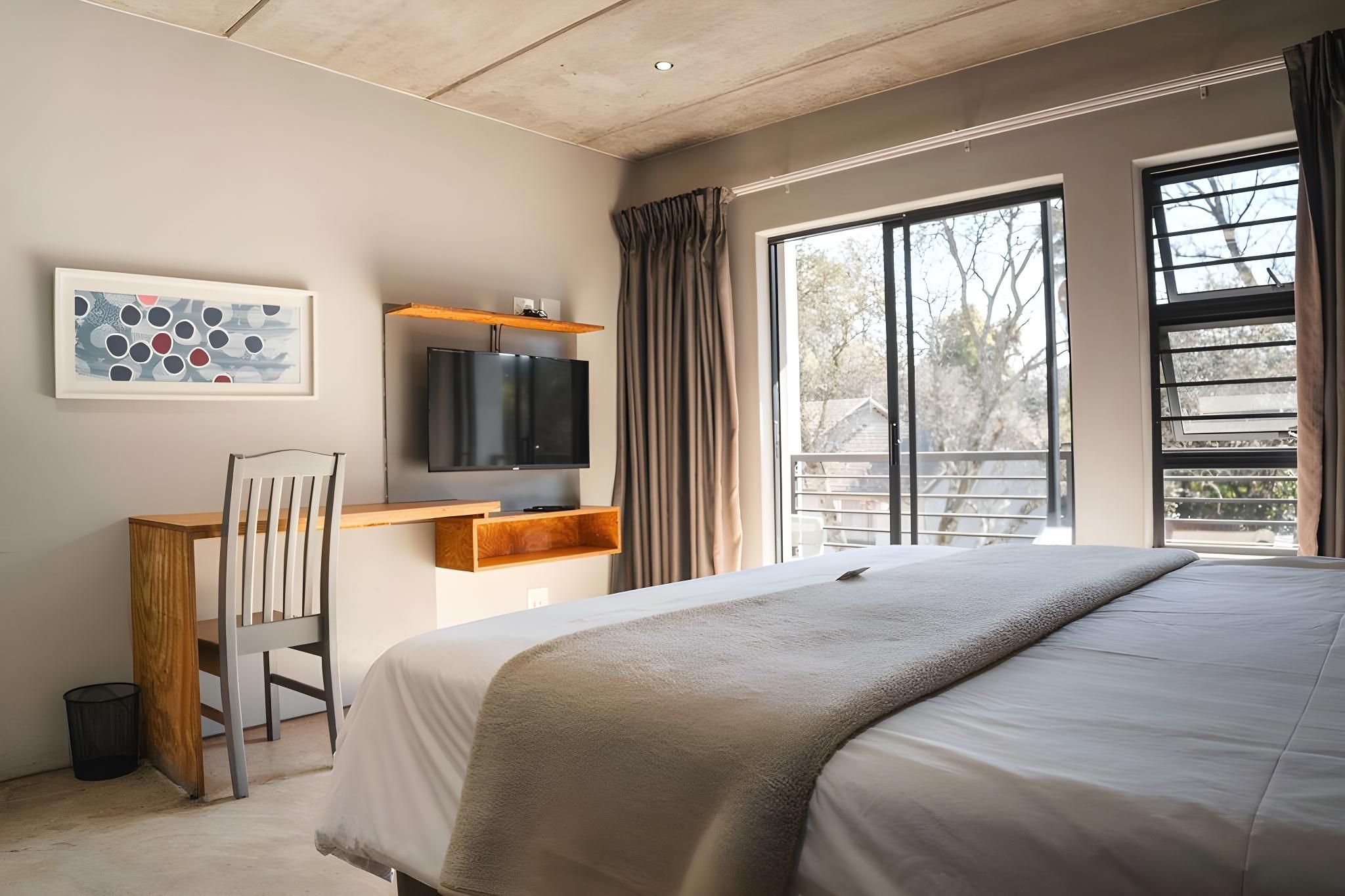 The Wild Peach-Menlyn Deluxe King Room 2