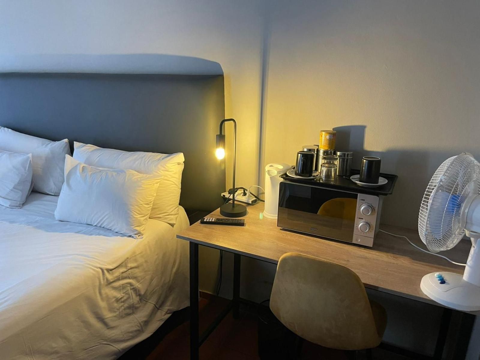 The Wild Peach-Menlyn Value Rooms 3