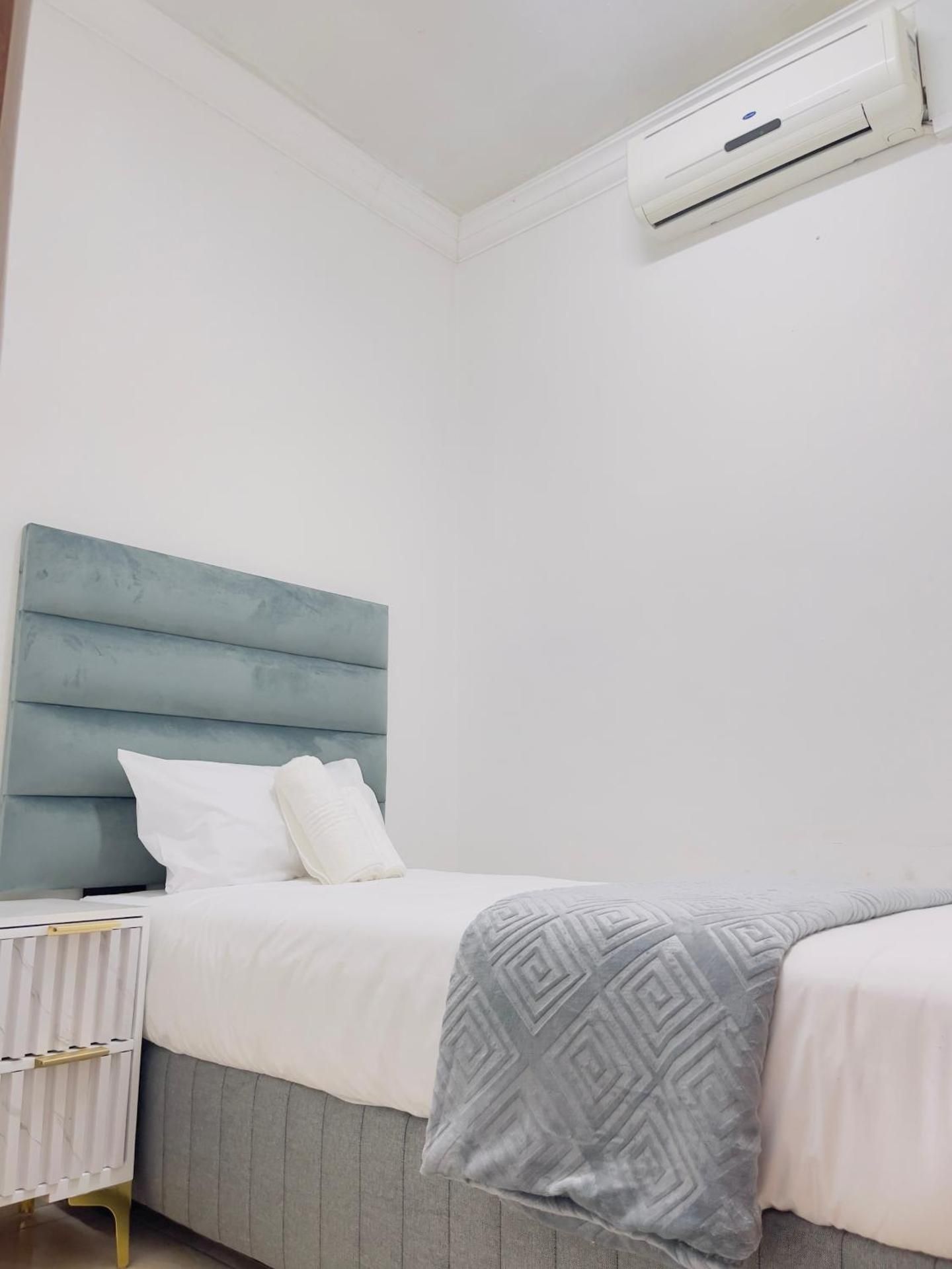 Single Room with Shared Bathroom