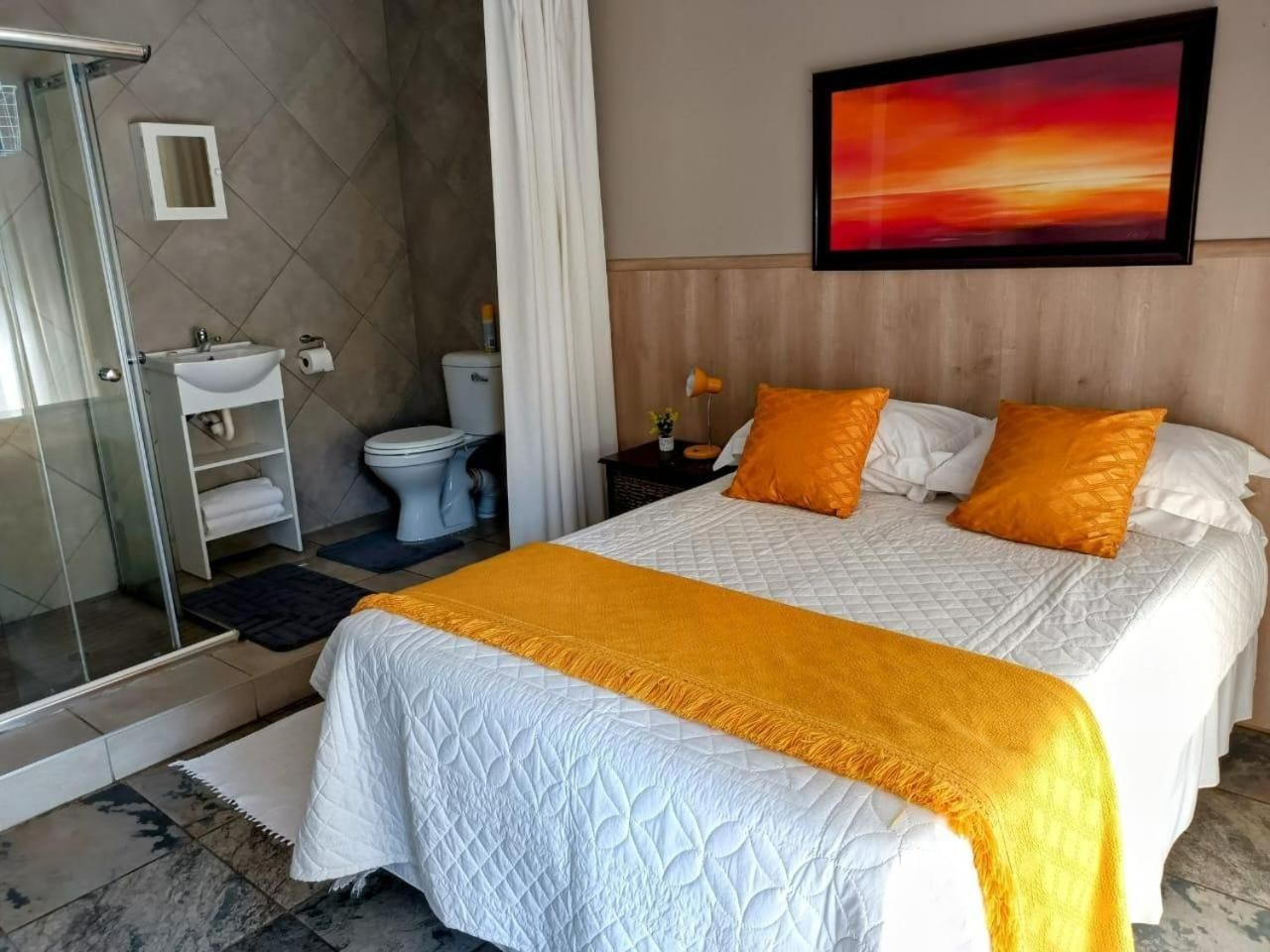 Comfort Queen Room