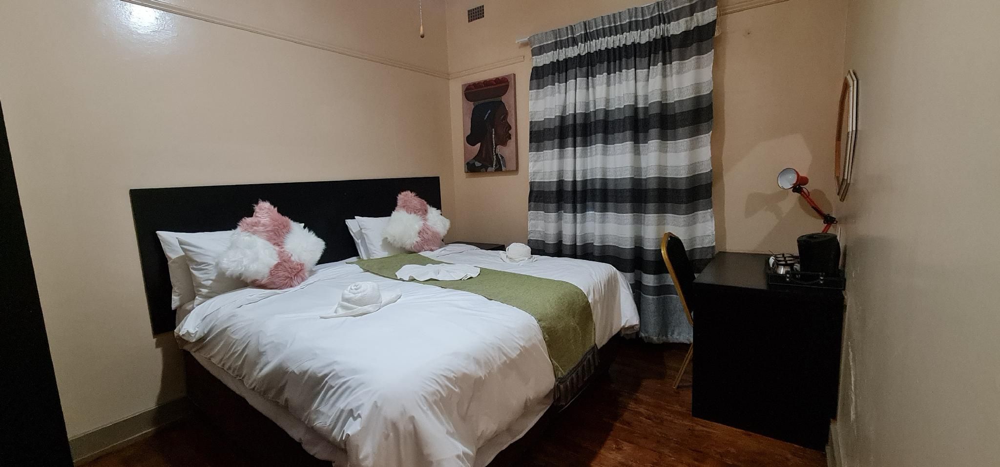 1 King Bed Non-Smoking Suite