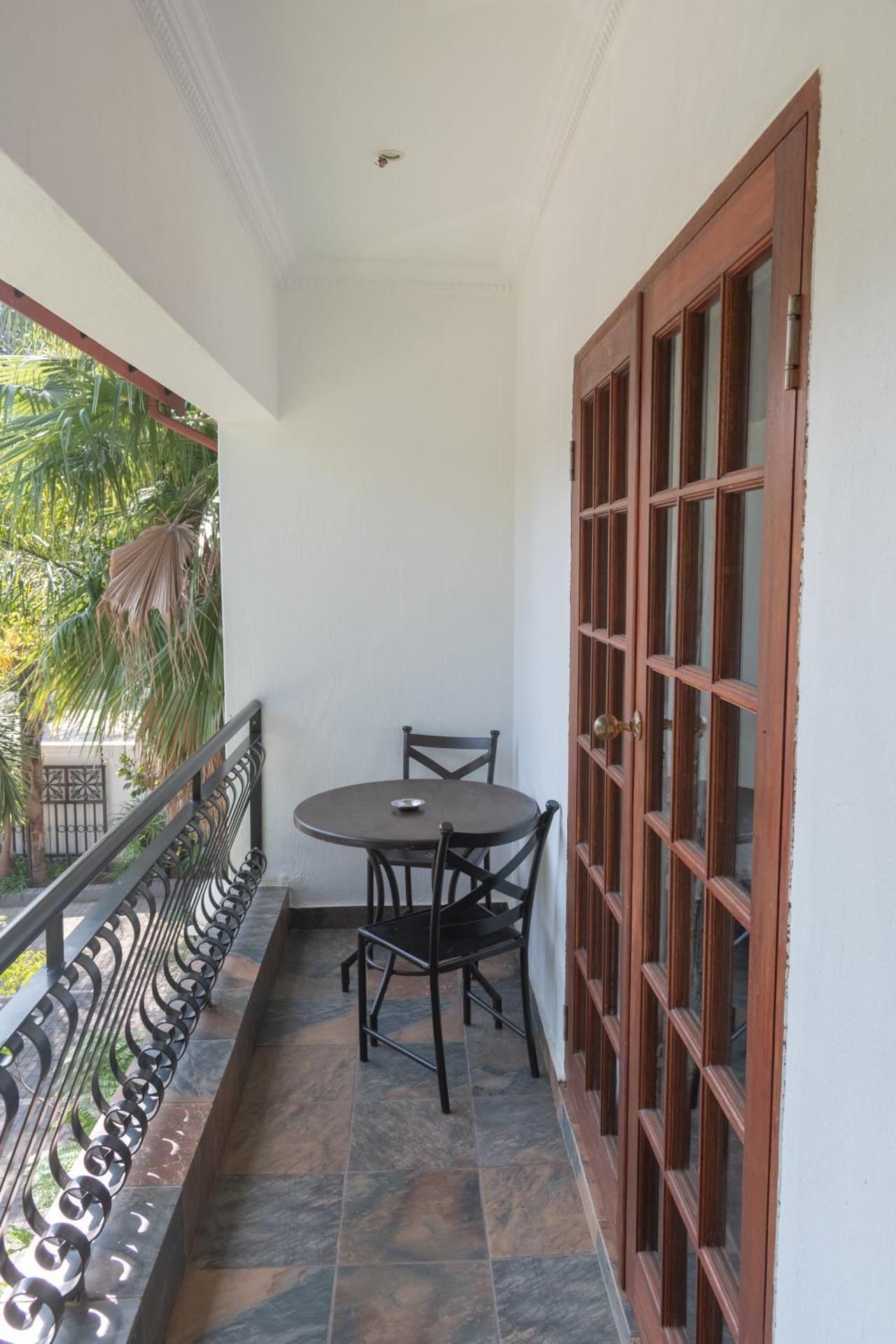 Aanmani Rose Guest House Double Room with Balcony 3